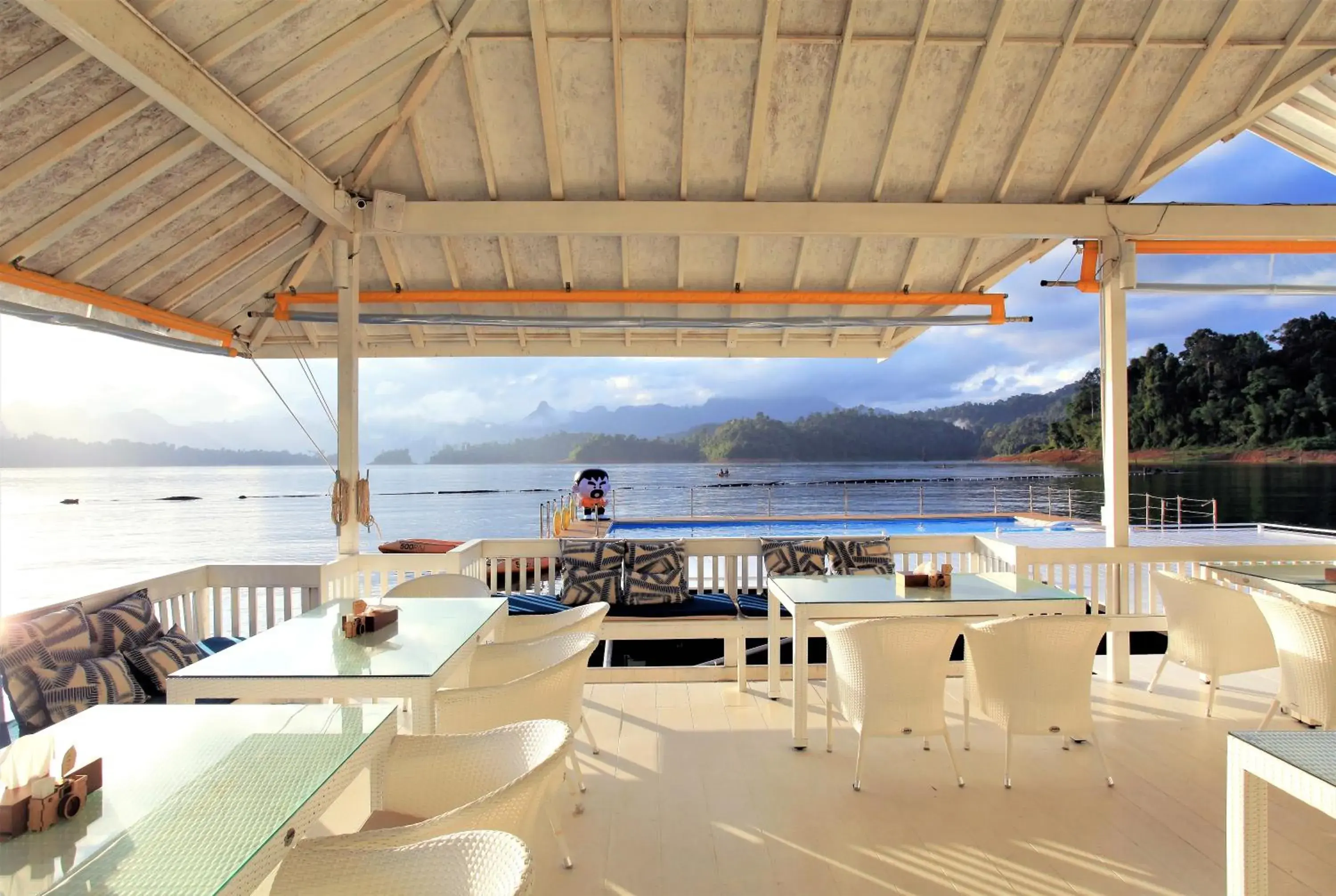 Restaurant/places to eat in 500 Rai Floating Resort Restaurant/places to eat in 500 Rai Floating Resort