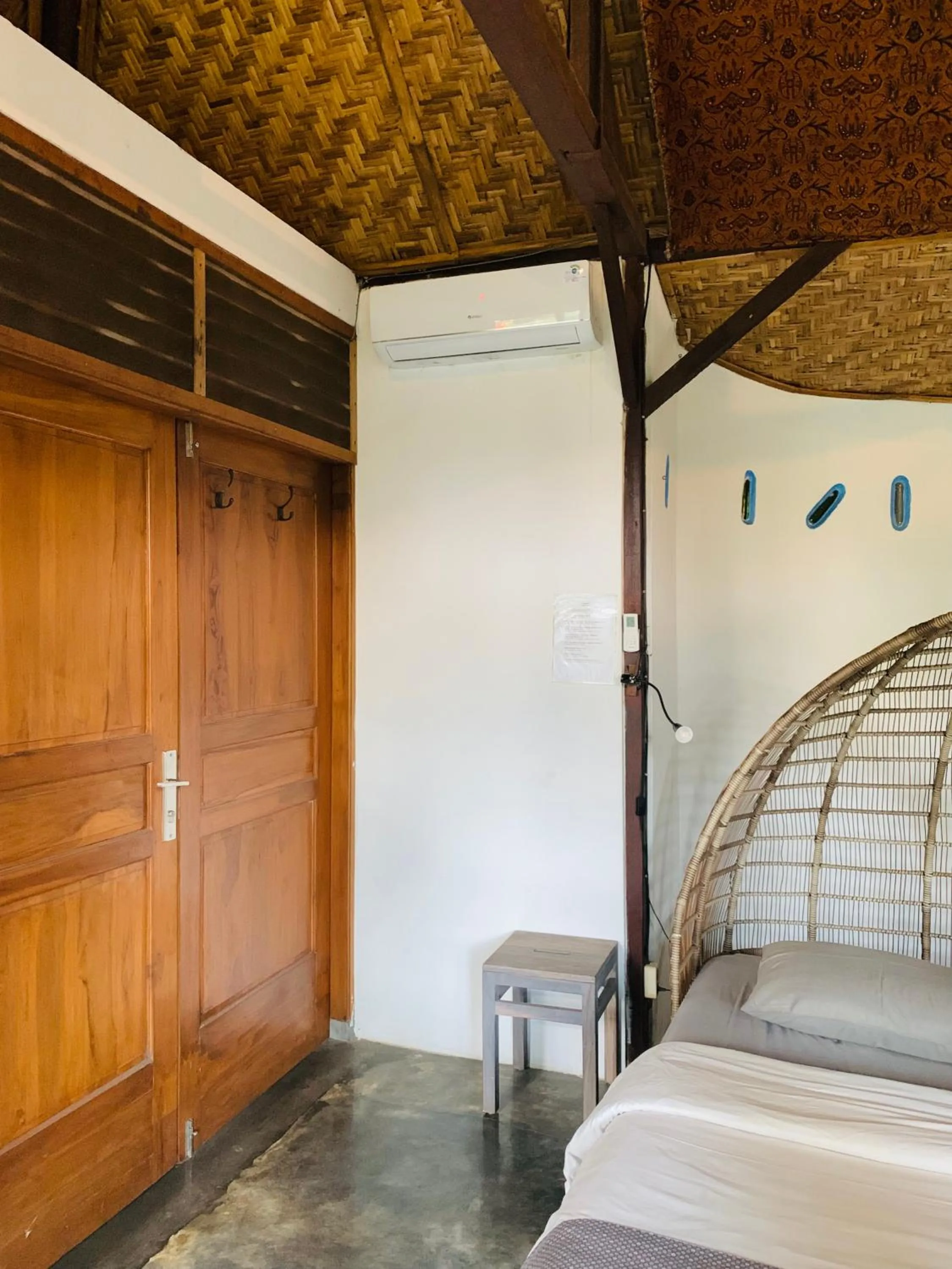 air conditioner, Bed in Yoga Lover