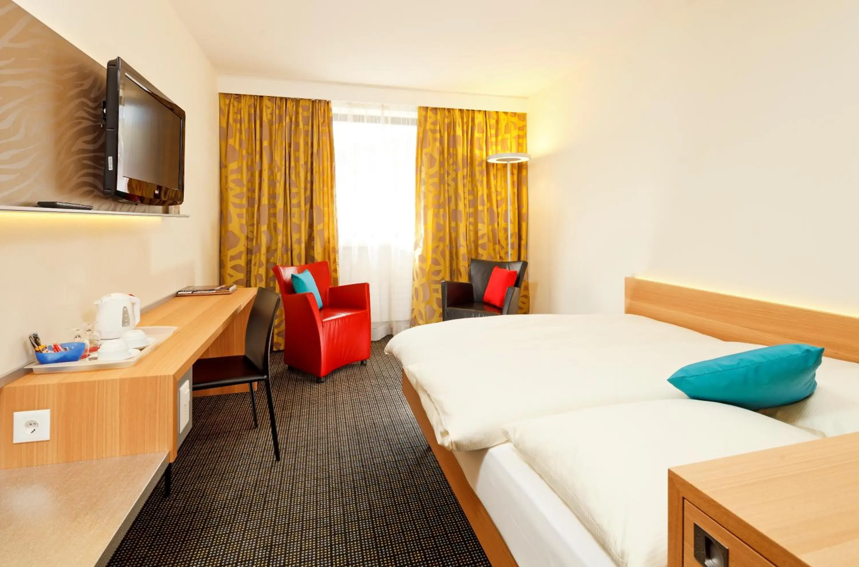 Photo of the whole room, Bed in Hotel Metropol Basel Photo of the whole room, Bed in Hotel Metropol Basel