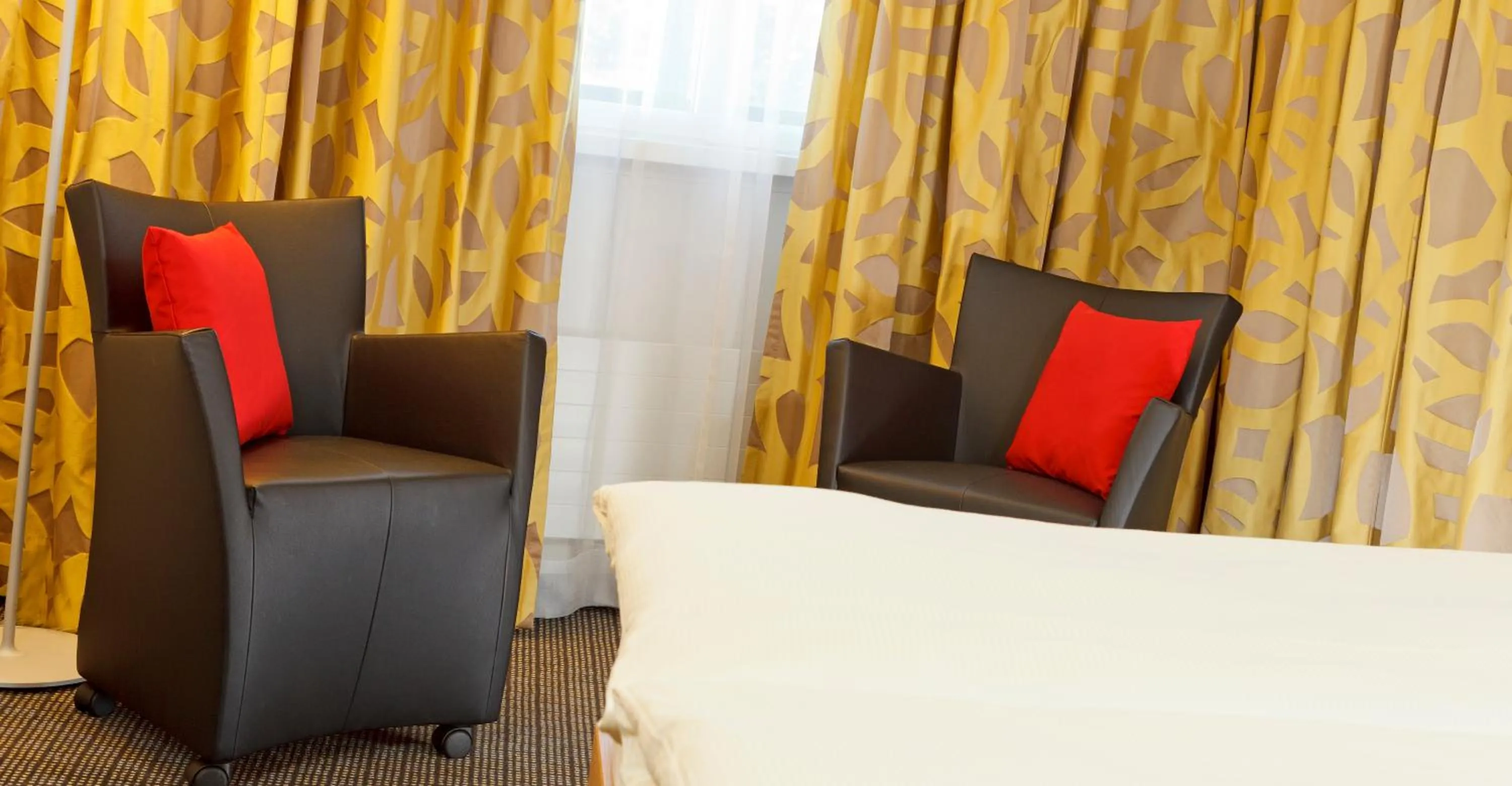 Photo of the whole room, Bed in Hotel Metropol Basel