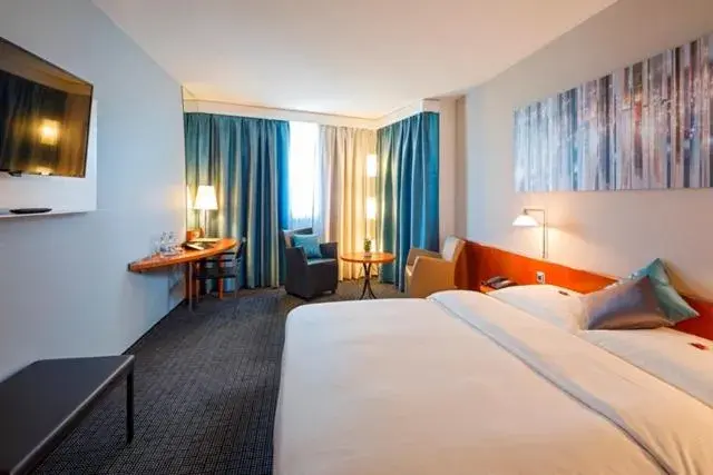 Photo of the whole room, Bed in Hotel Metropol Basel Photo of the whole room, Bed in Hotel Metropol Basel