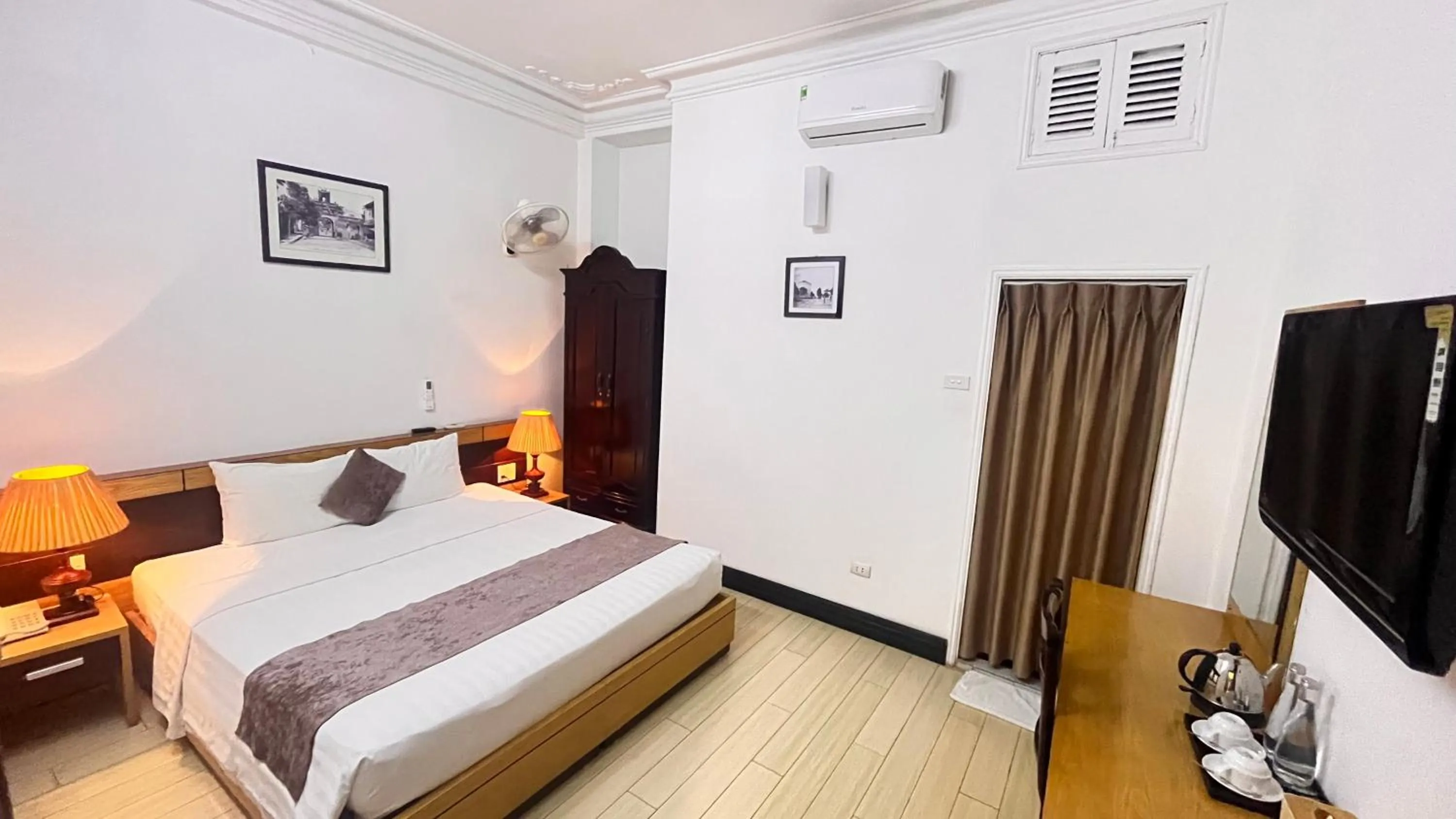 Bed in Hanoi Win Hotel & Travel