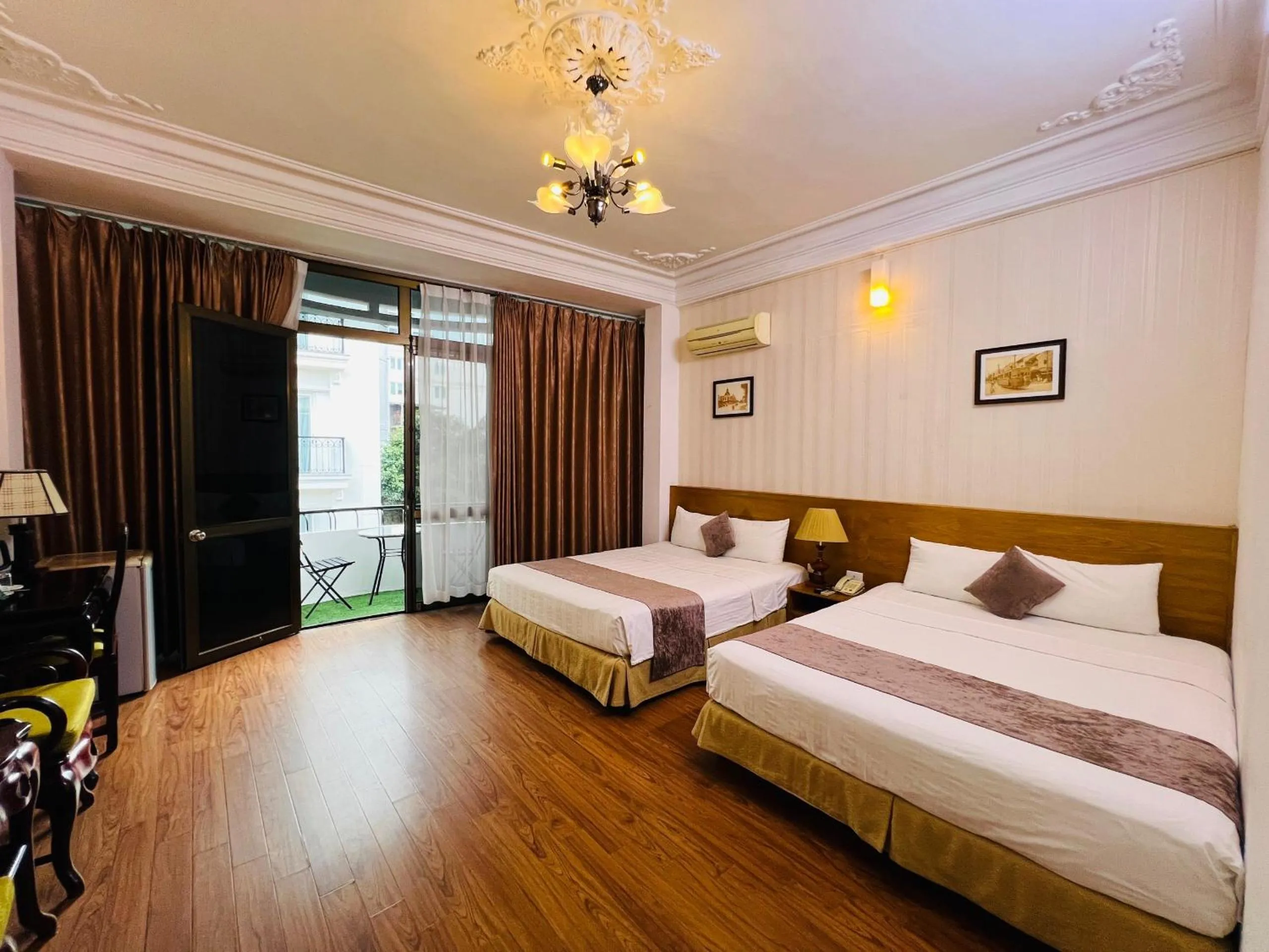 Bed in Hanoi Win Hotel & Travel