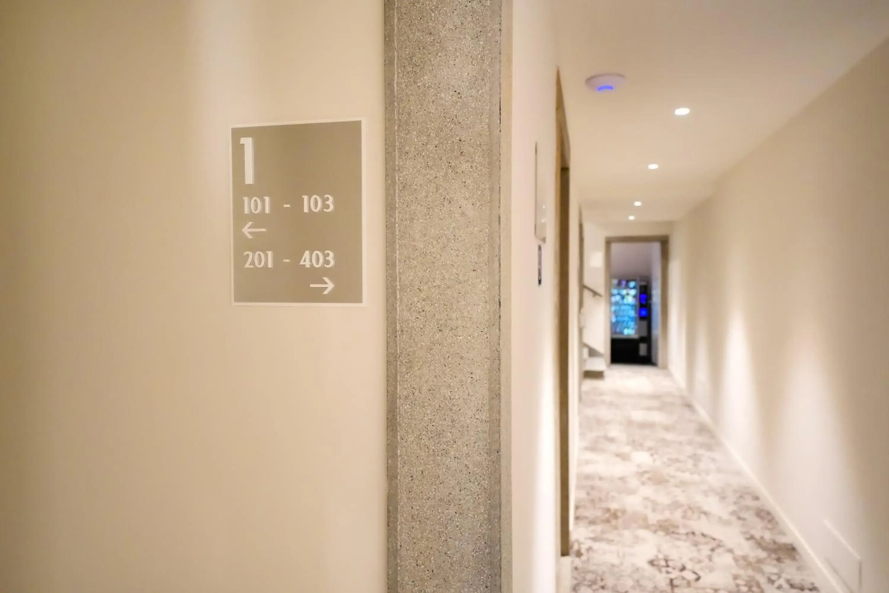 Facade/entrance in Bergamo Inn 15 Facade/entrance in Bergamo Inn 15