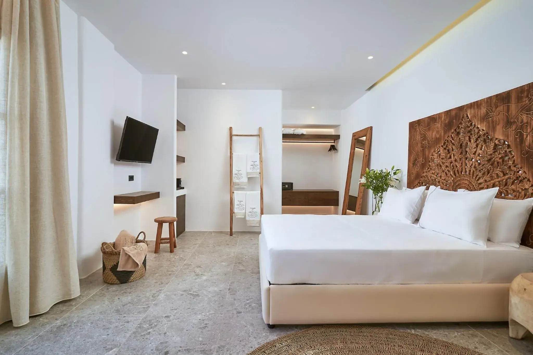 Photo of the whole room, Bed in Ubud Mykonos Photo of the whole room, Bed in Ubud Mykonos
