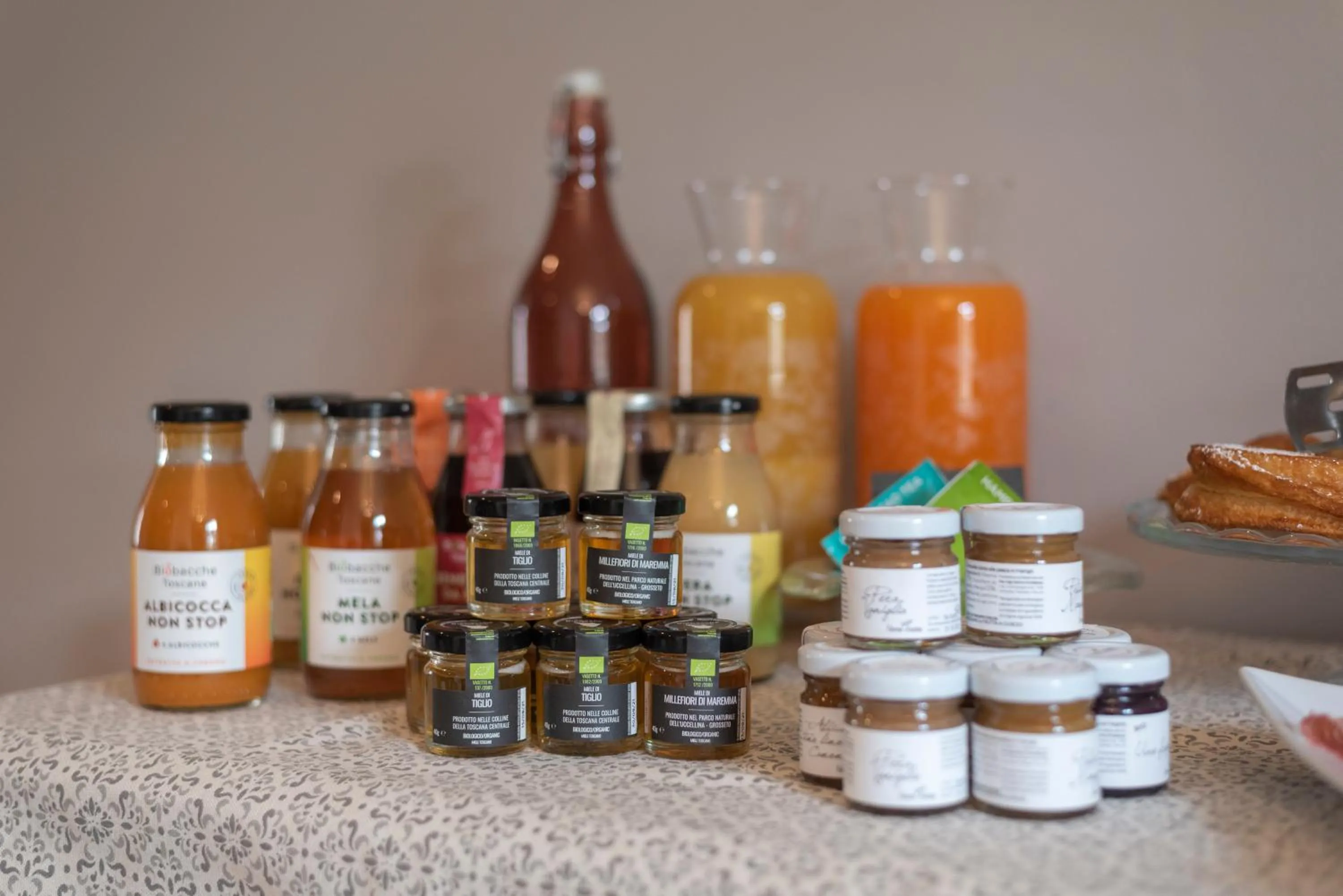 Breakfast in IN LUCUS Guest House