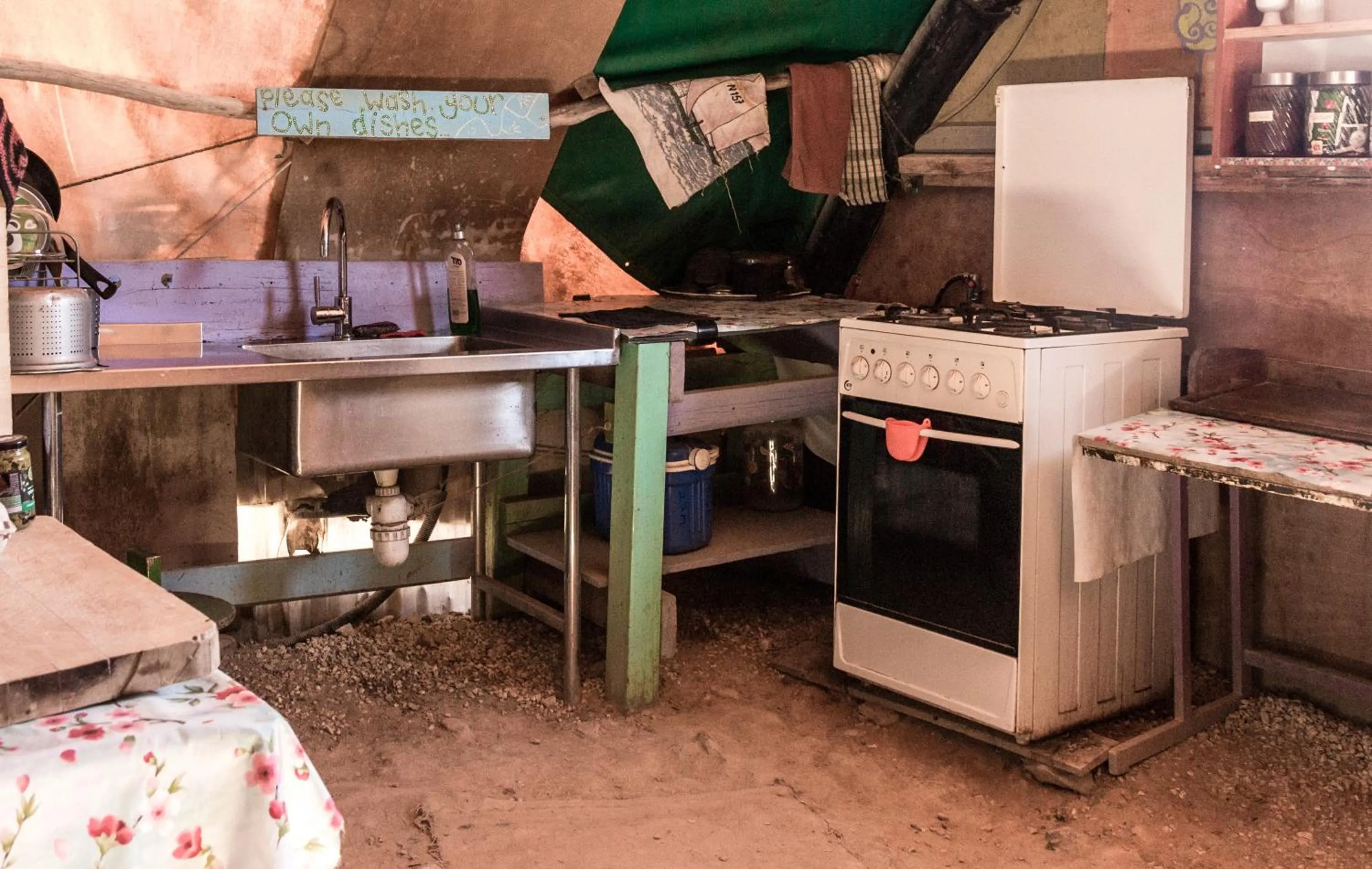 Communal kitchen in Silent Arrow