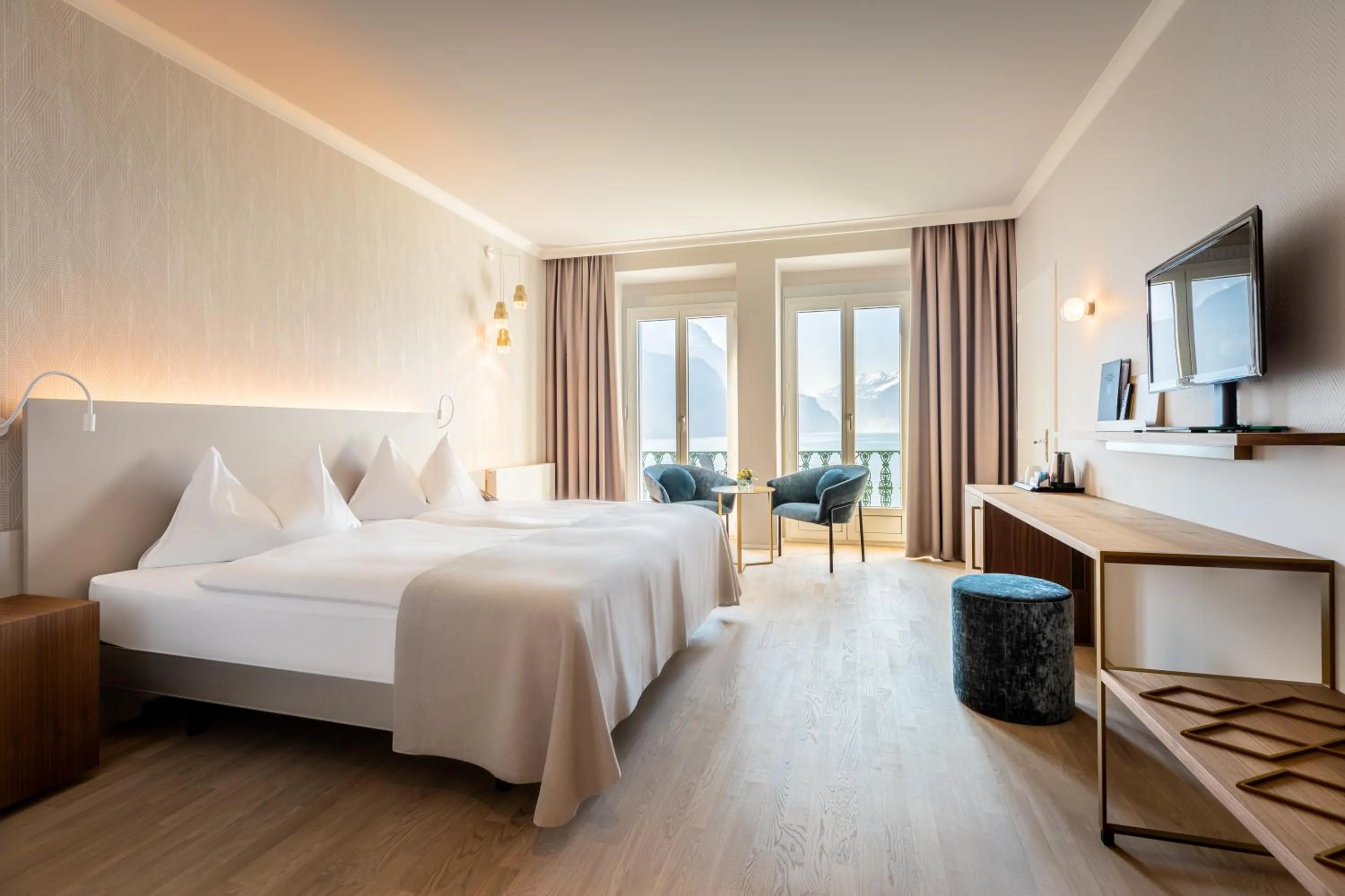 Bed in Seehotel Waldstätterhof Swiss Quality