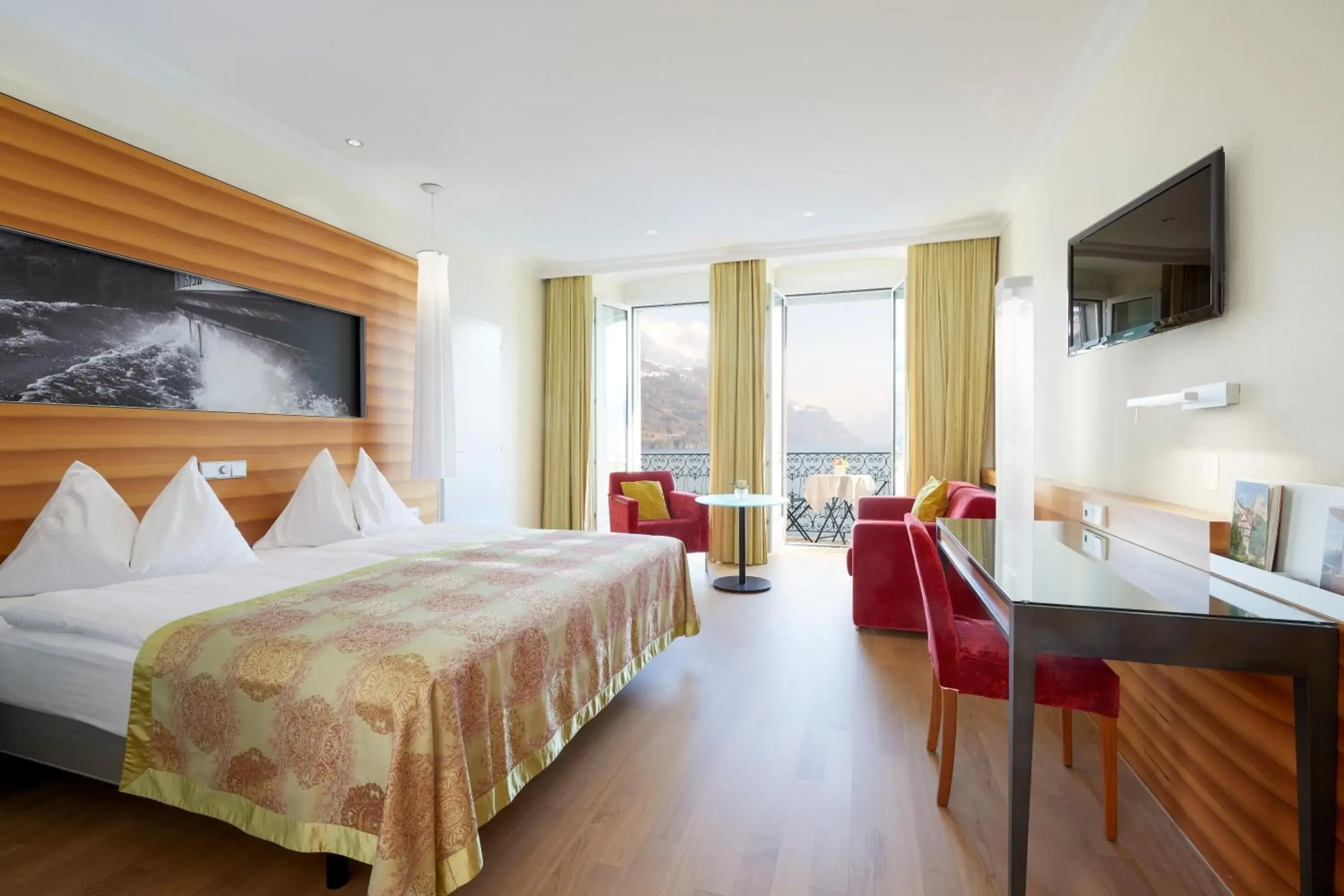 Bed in Seehotel Waldstätterhof Swiss Quality Bed in Seehotel Waldstätterhof Swiss Quality