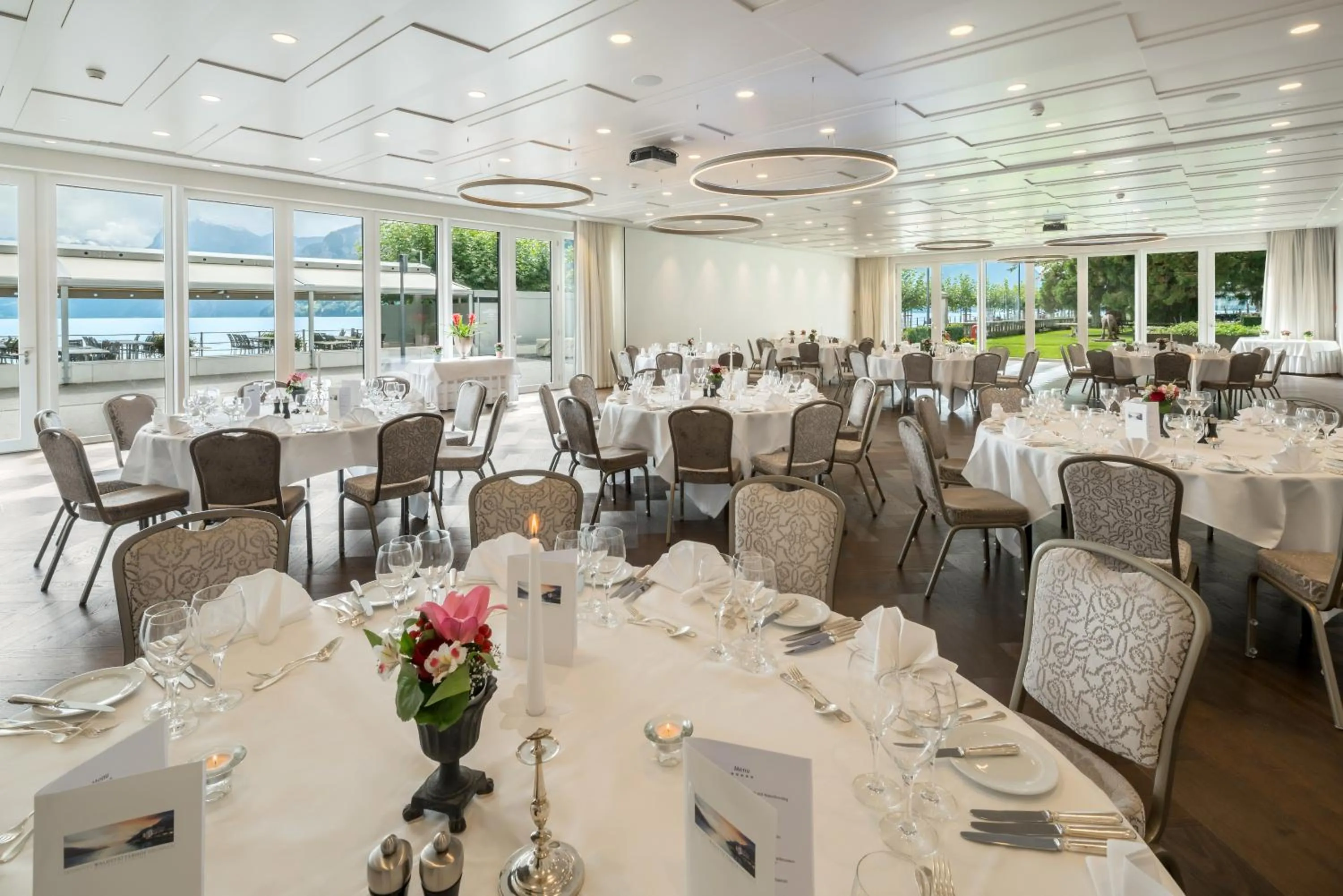 Restaurant/places to eat in Seehotel Waldstätterhof Swiss Quality