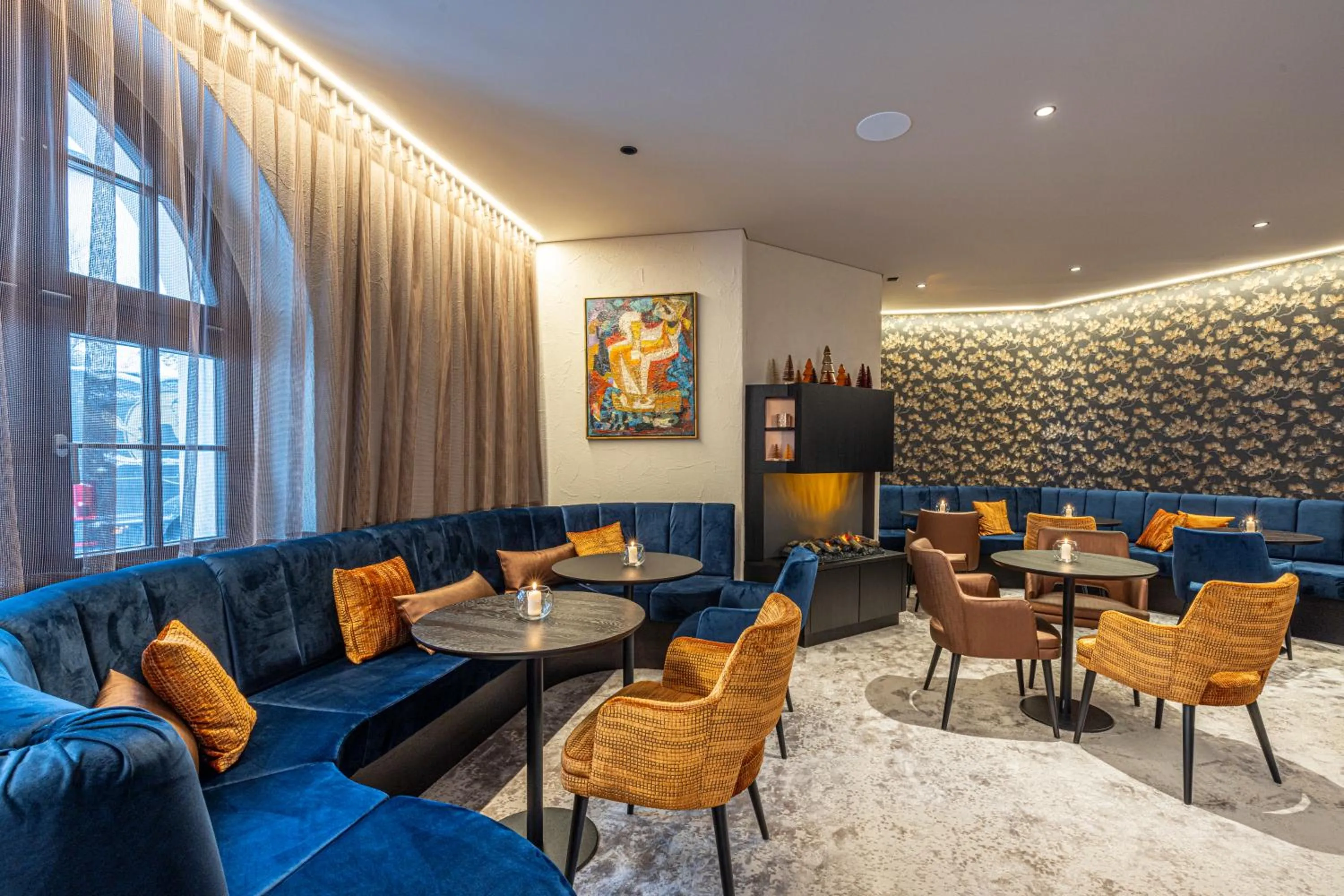 Lounge or bar in Central Sporthotel Davos