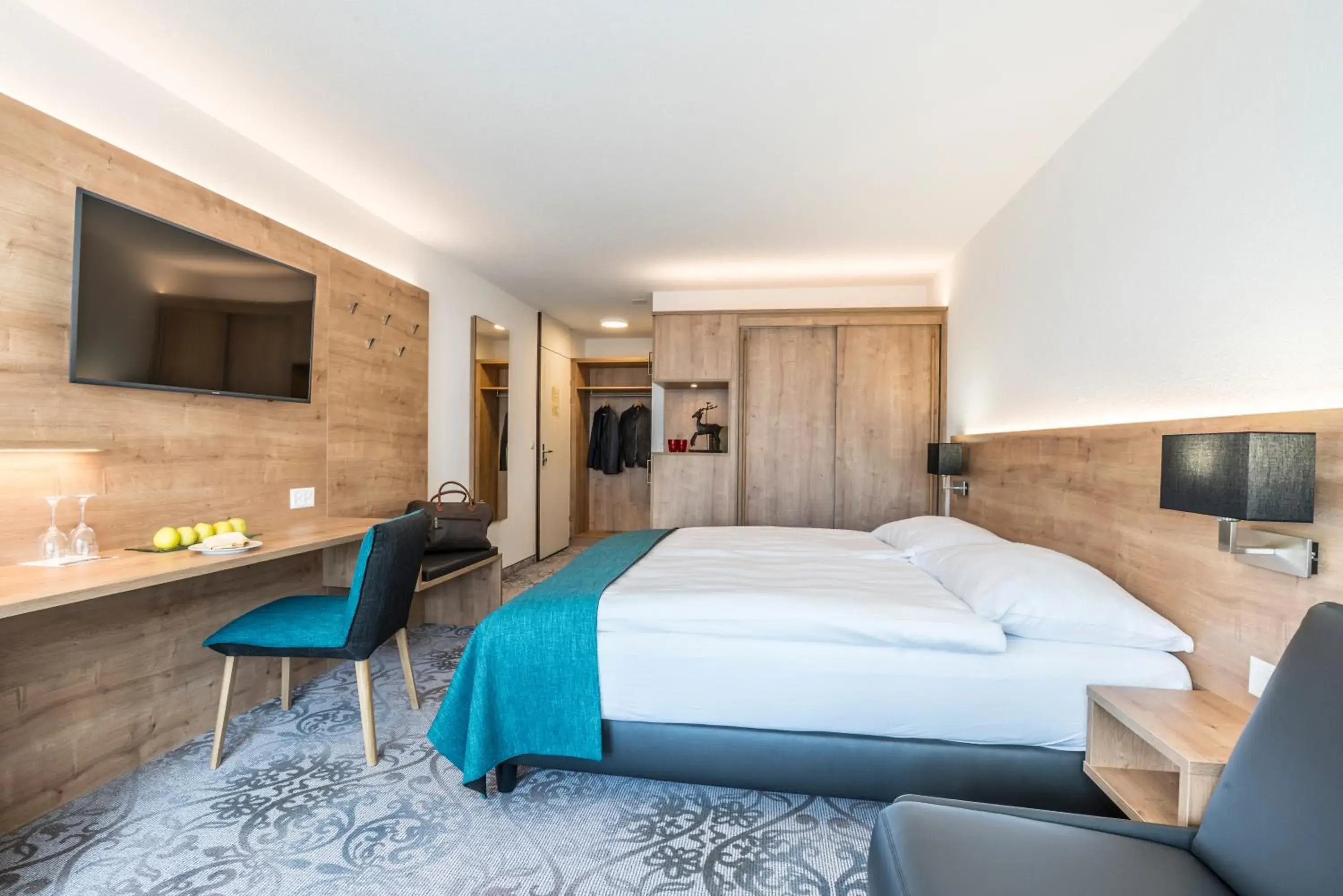 TV and multimedia, Bed in Central Sporthotel Davos TV and multimedia, Bed in Central Sporthotel Davos