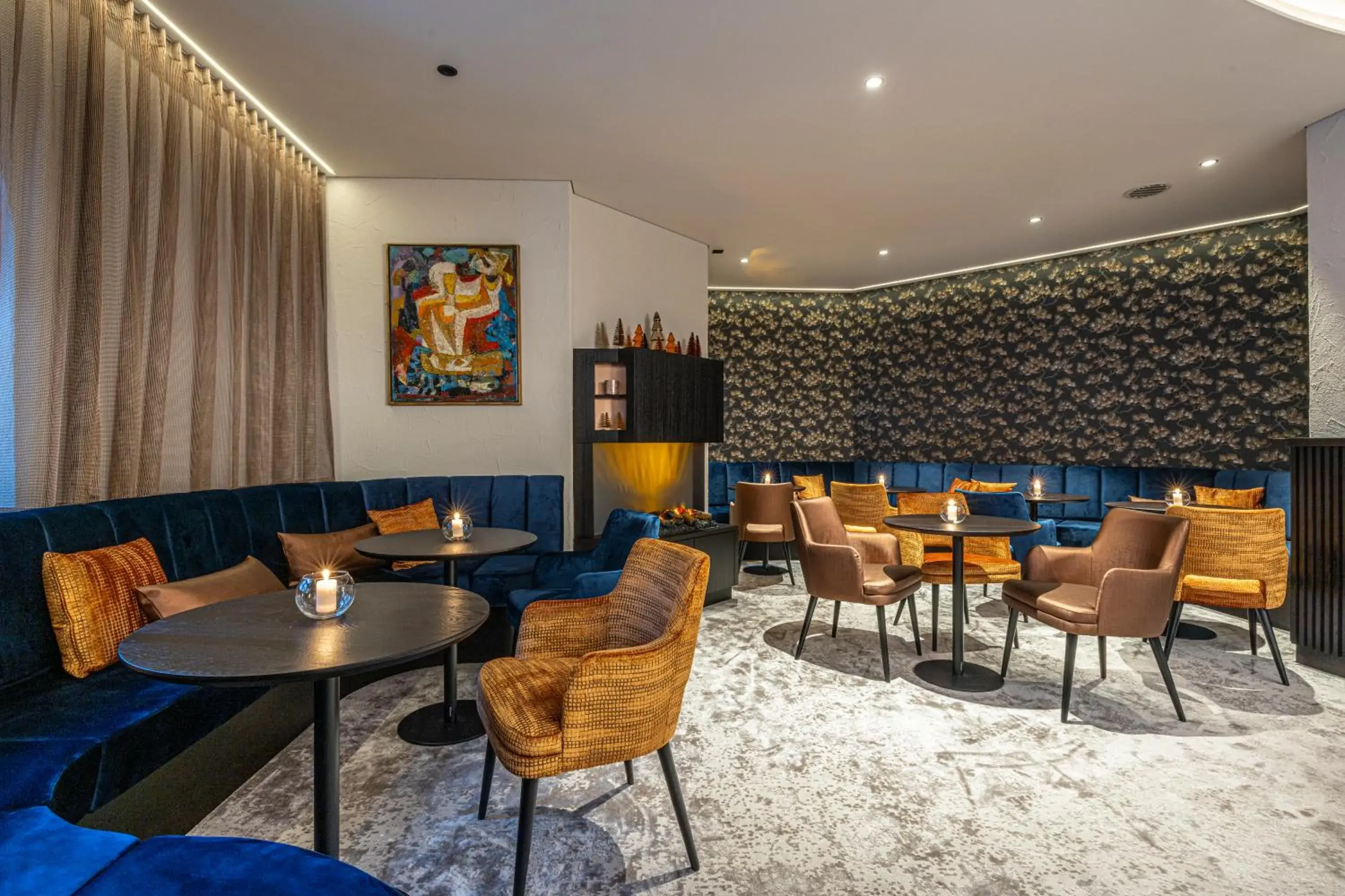 Lounge or bar in Central Sporthotel Davos Lounge or bar in Central Sporthotel Davos