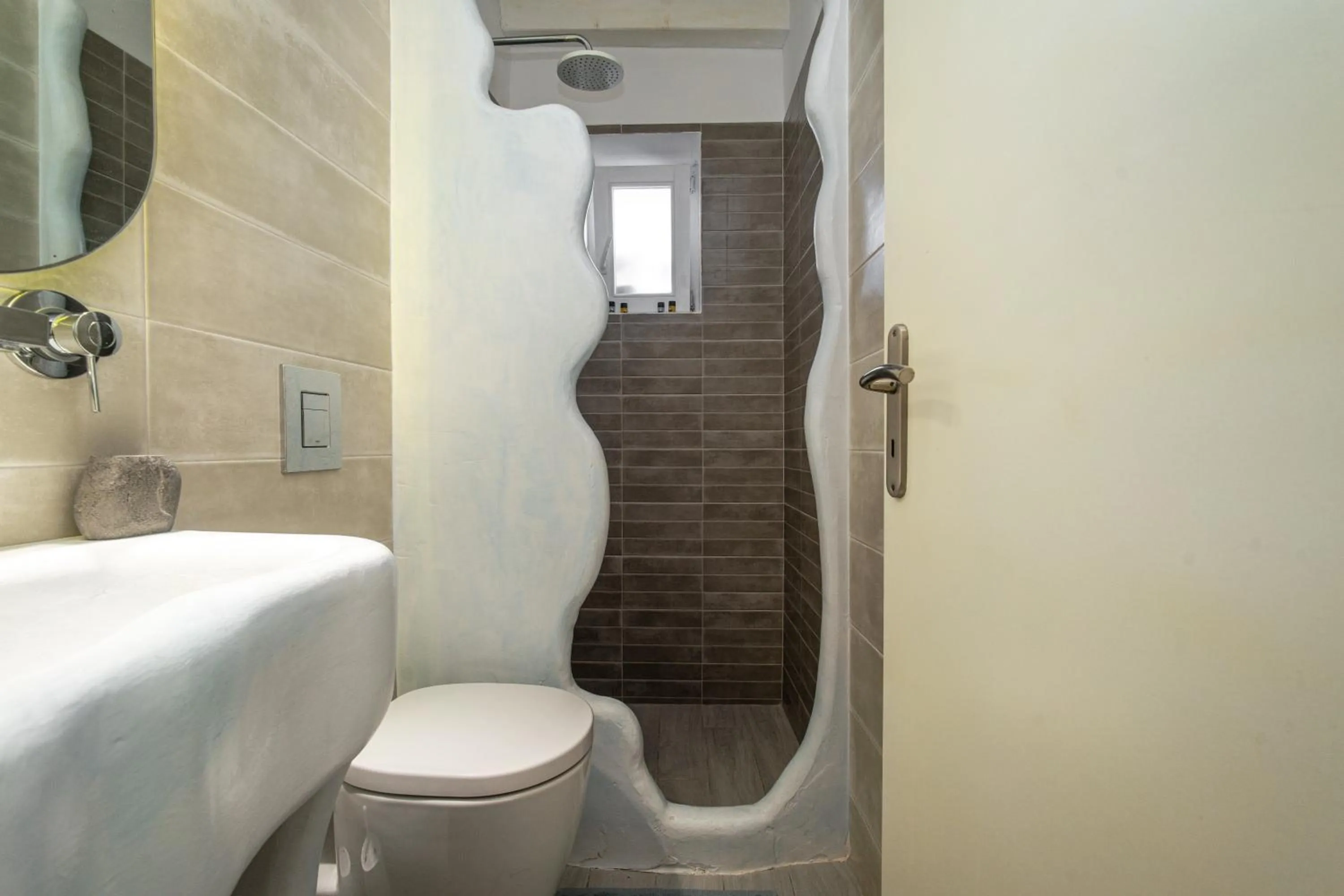Bathroom in Anius Apartments
