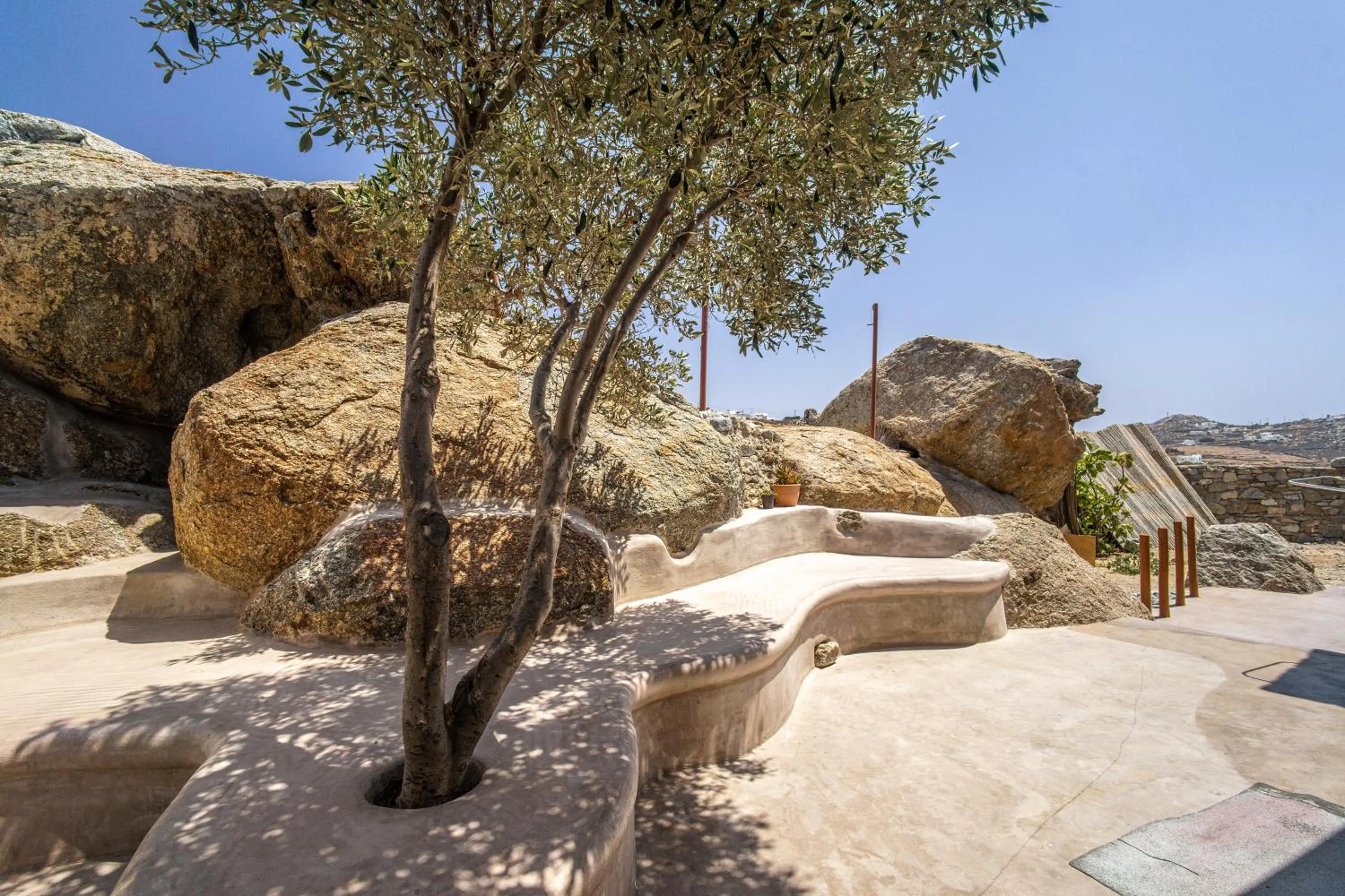 Anius Apartments