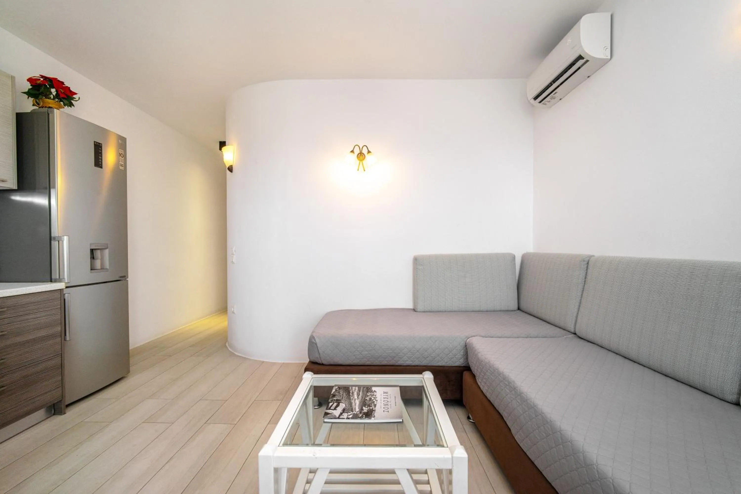 Anius Apartments