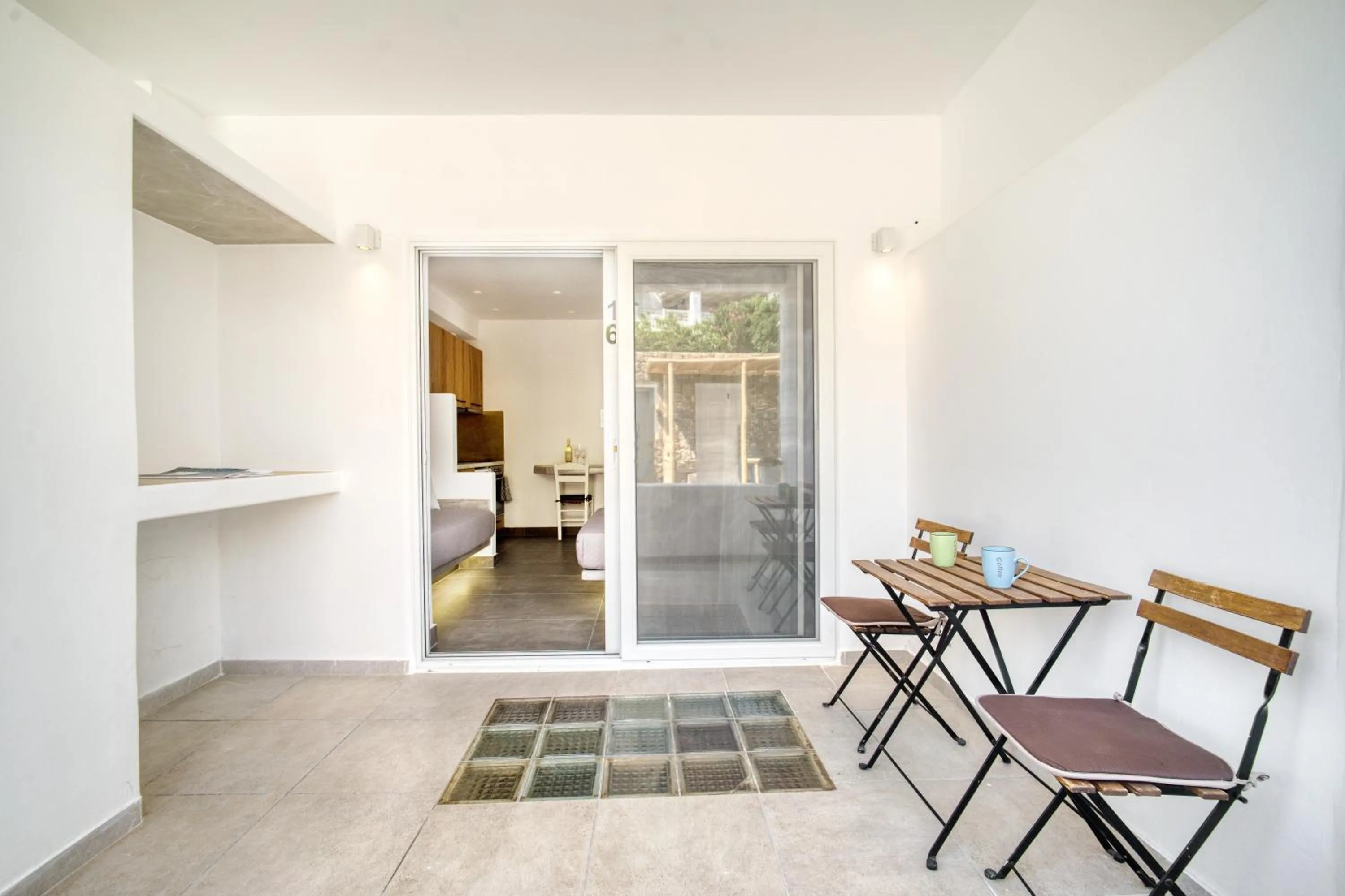 Anius Apartments
