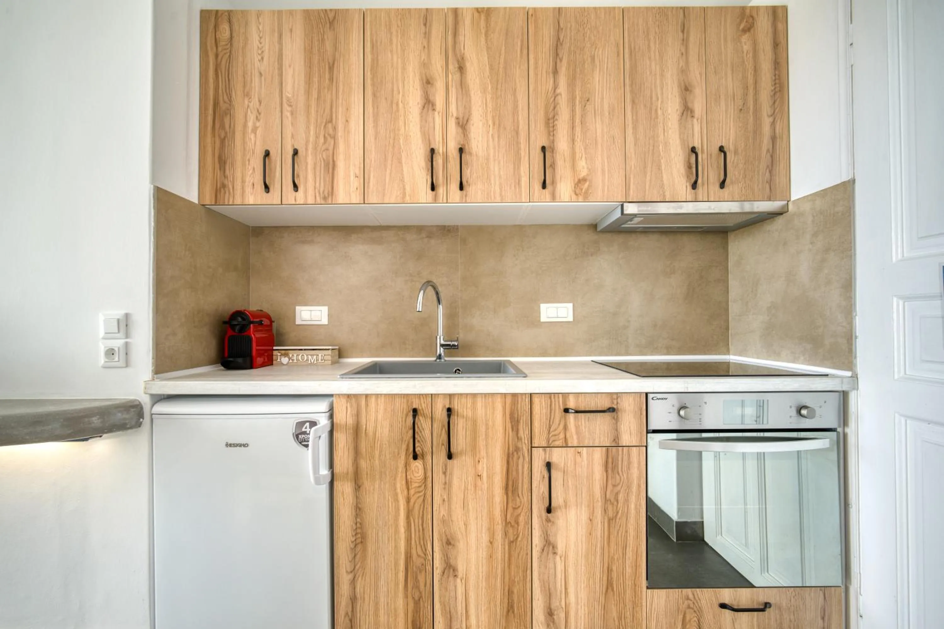 Anius Apartments