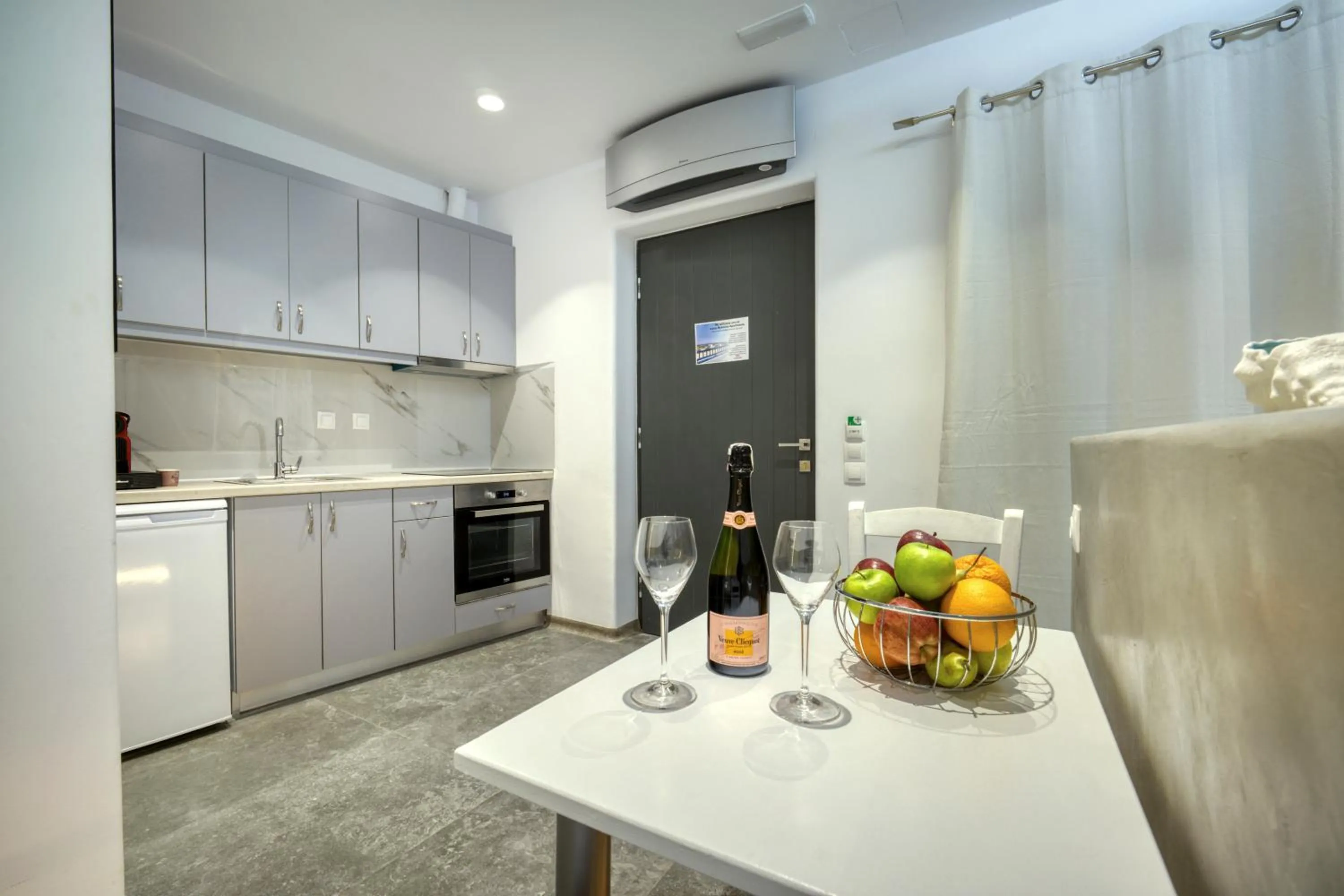 Anius Apartments