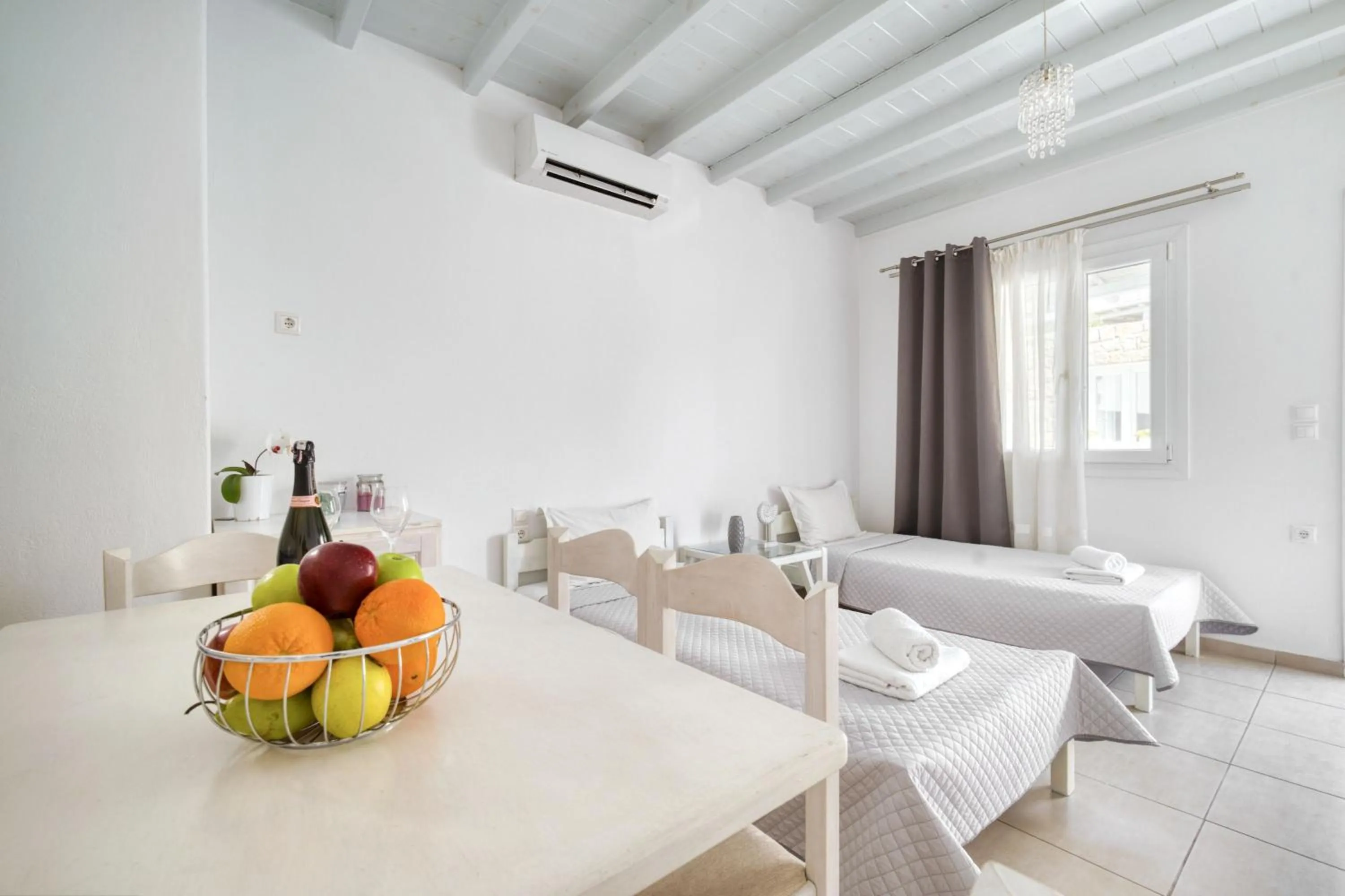 Anius Apartments