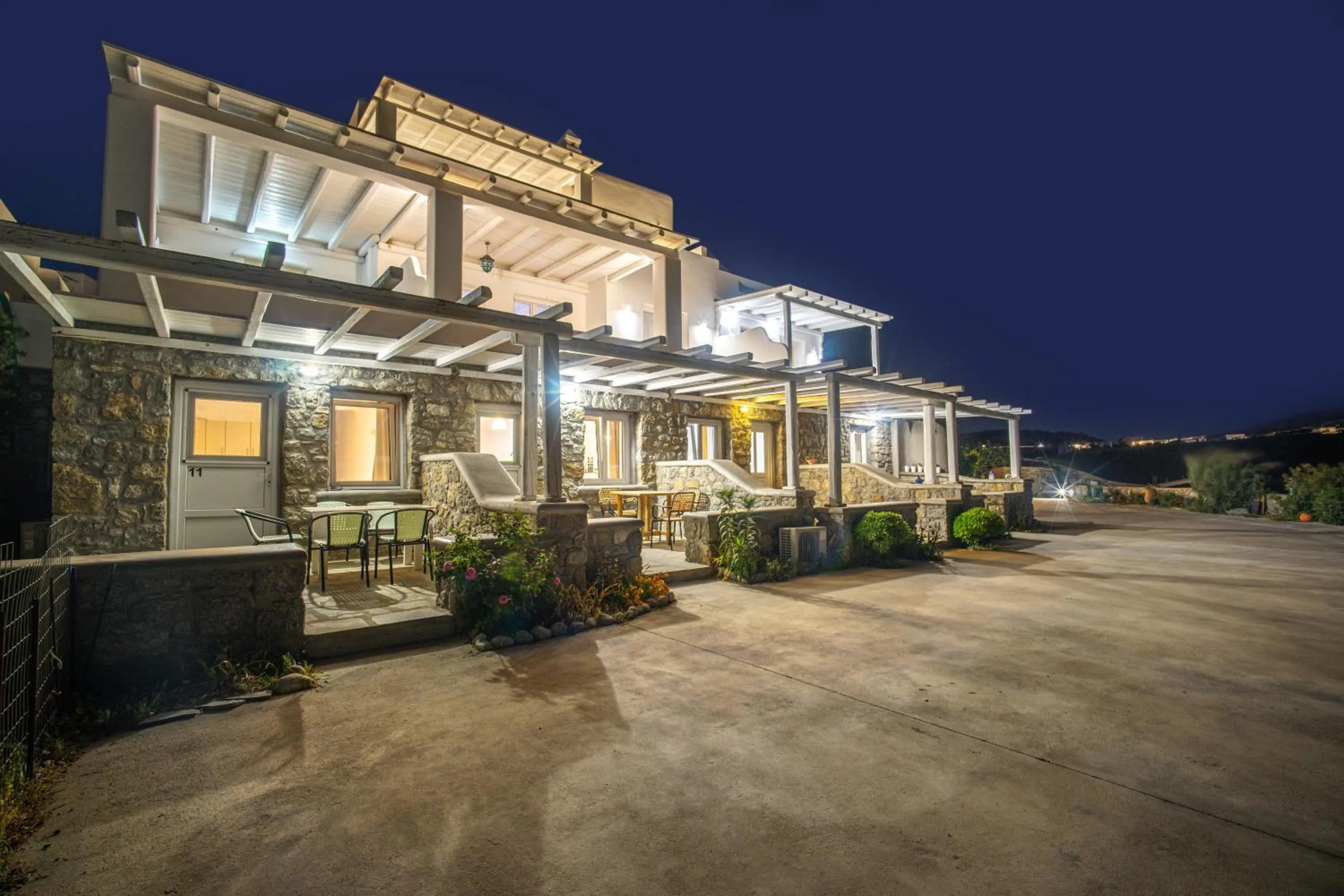 Anius Apartments