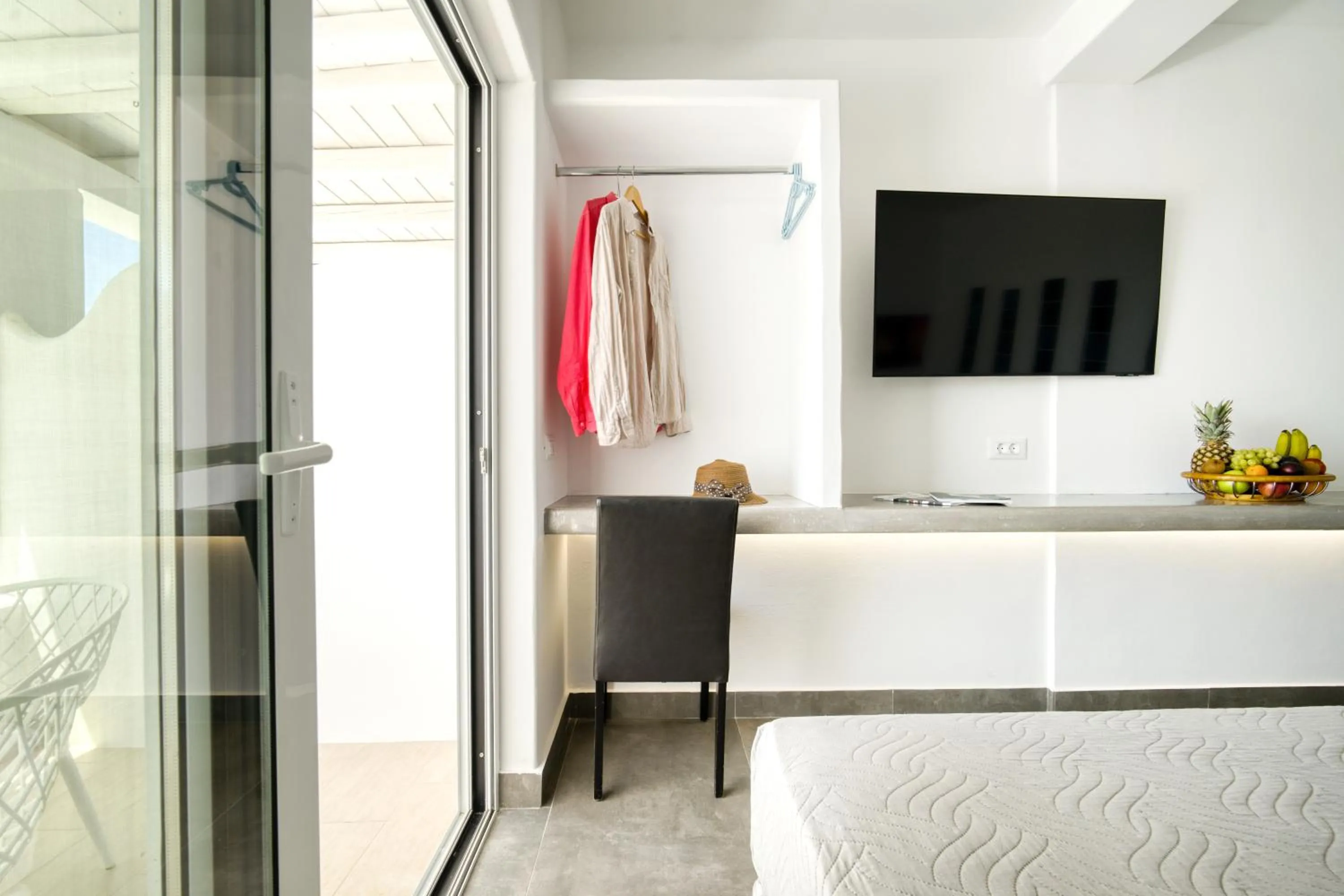 Anius Apartments