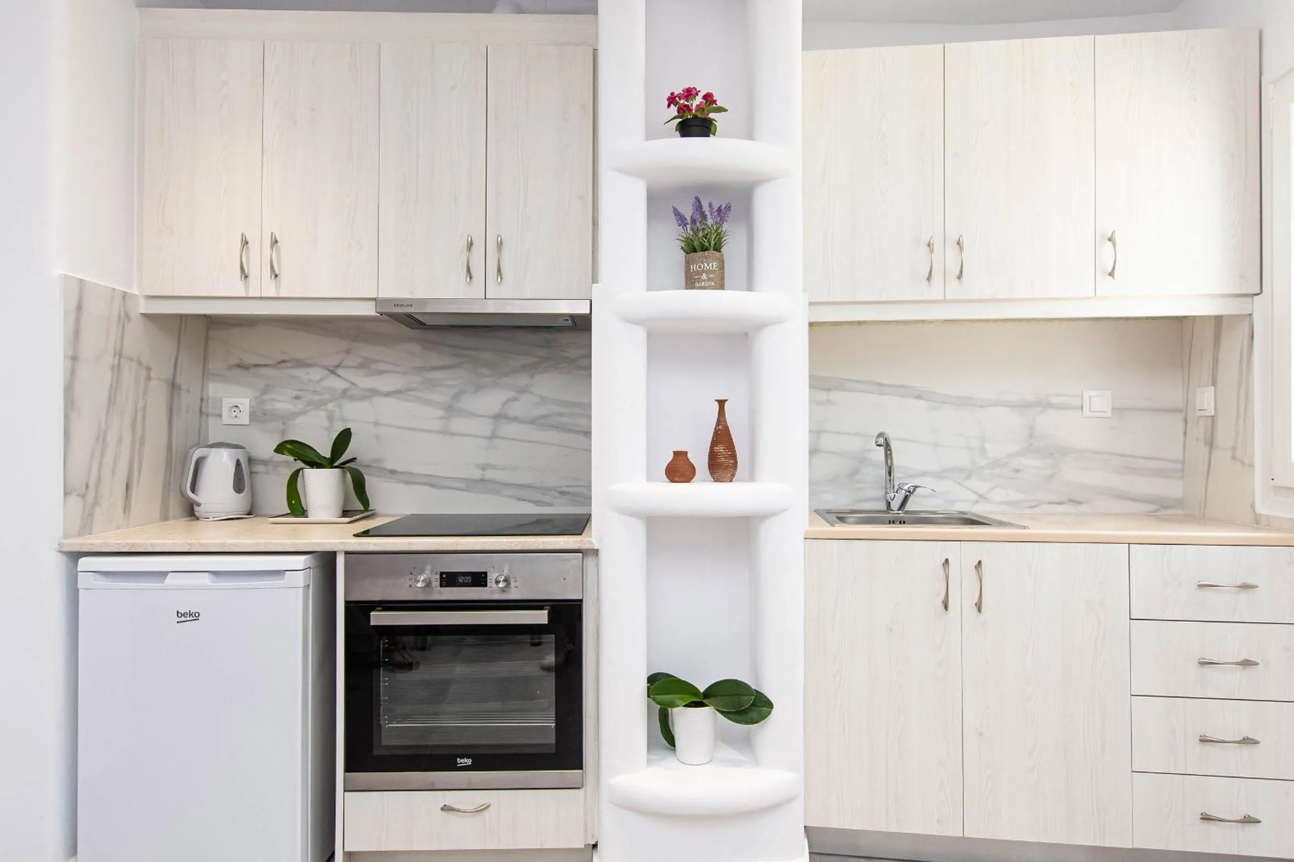 Anius Apartments