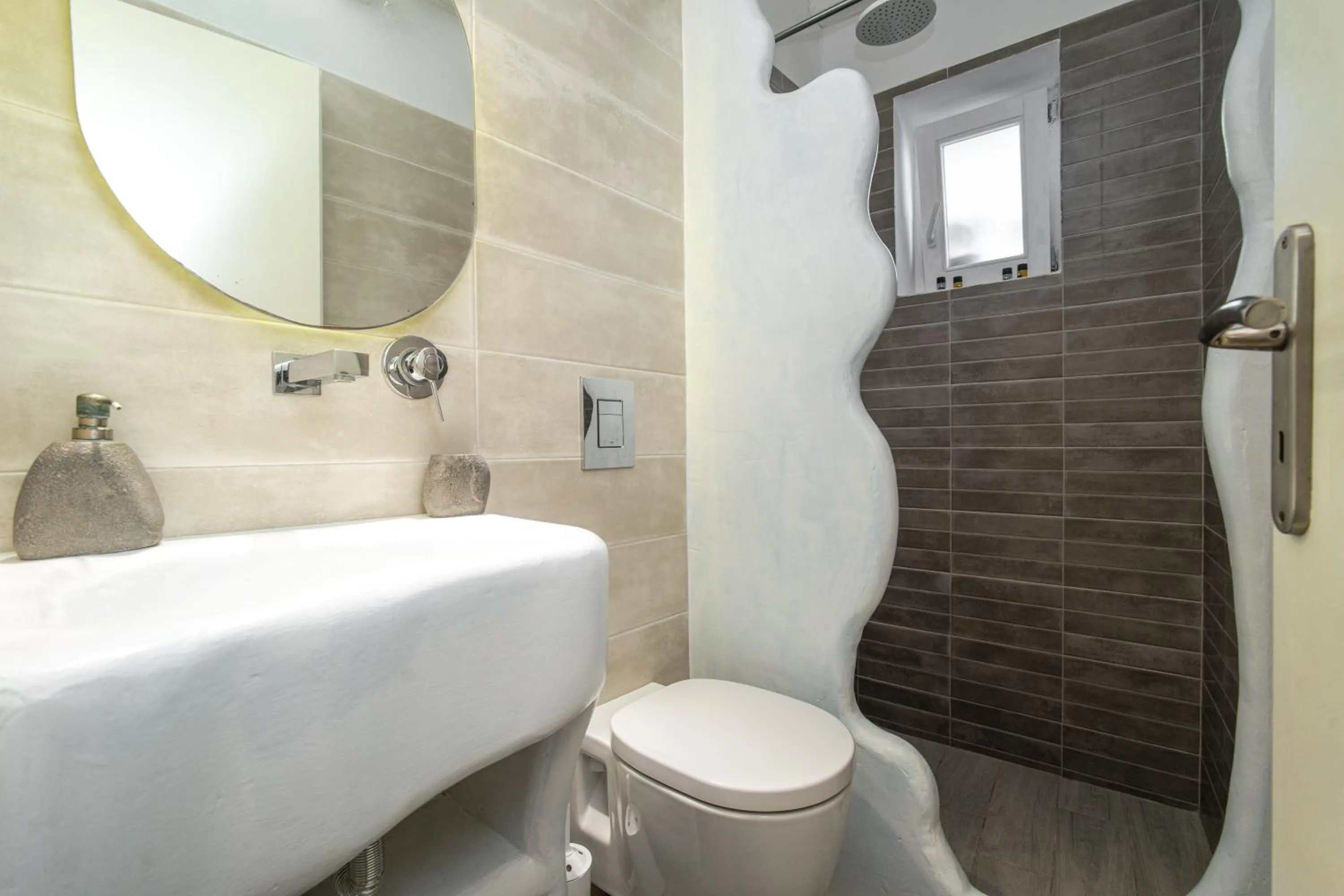Bathroom in Anius Apartments