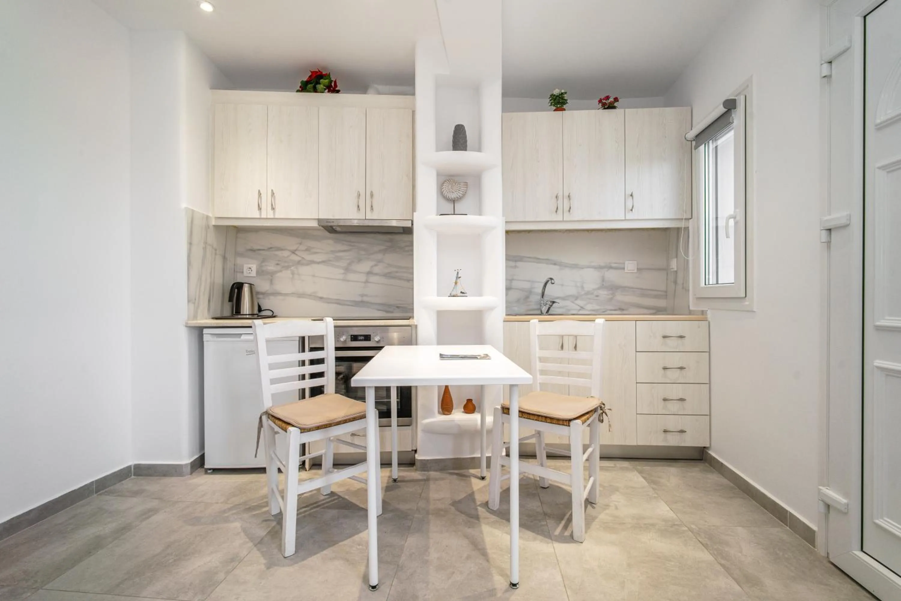 Anius Apartments