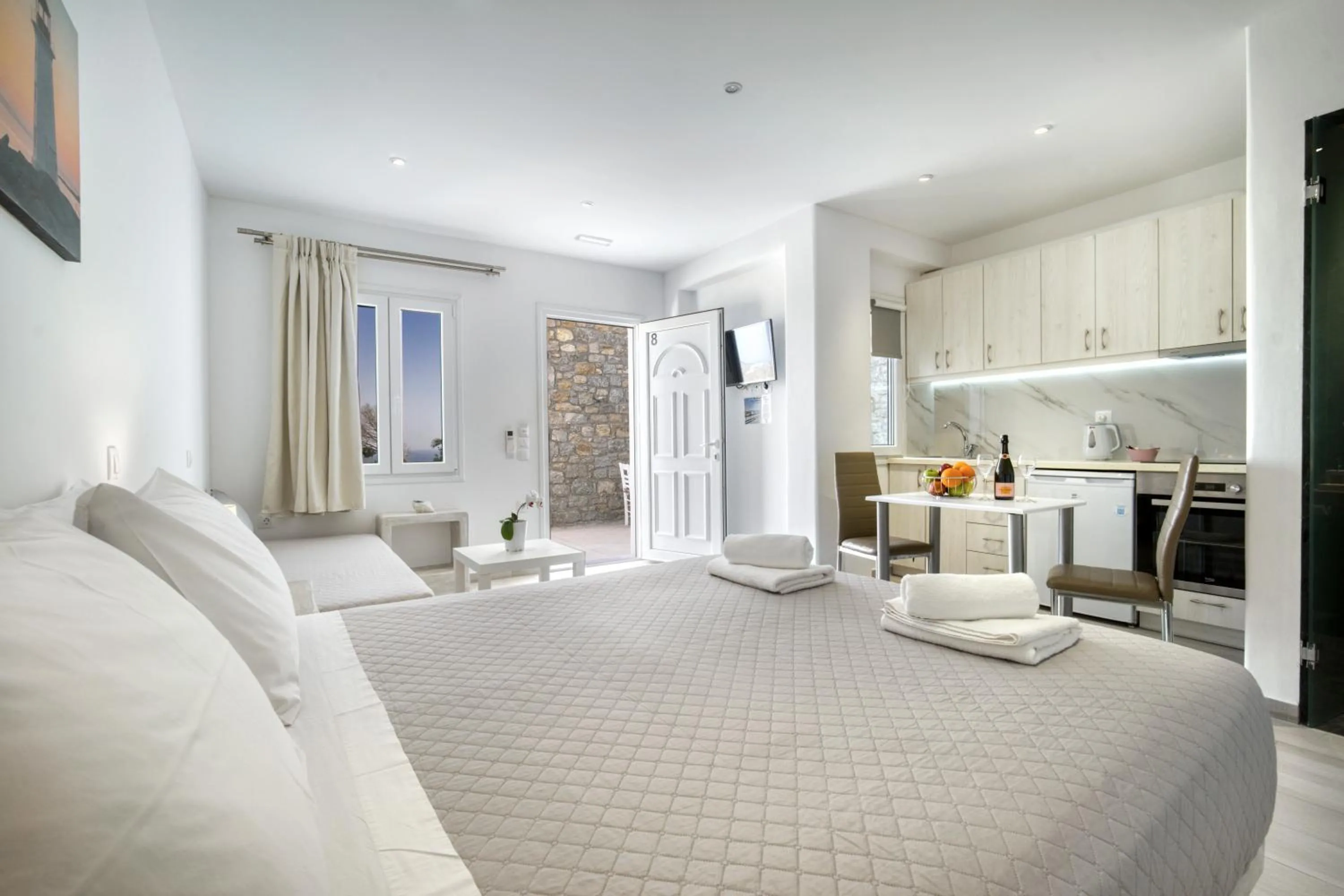 Anius Apartments