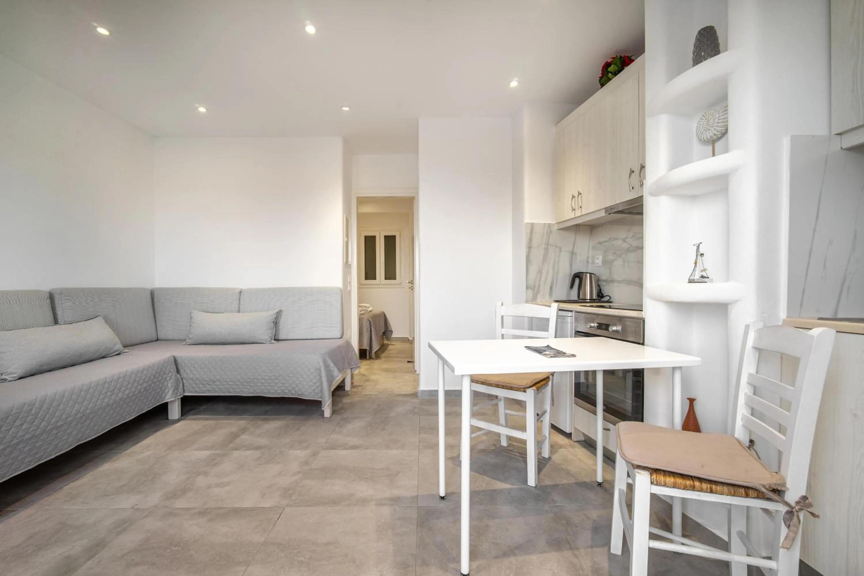 Anius Apartments