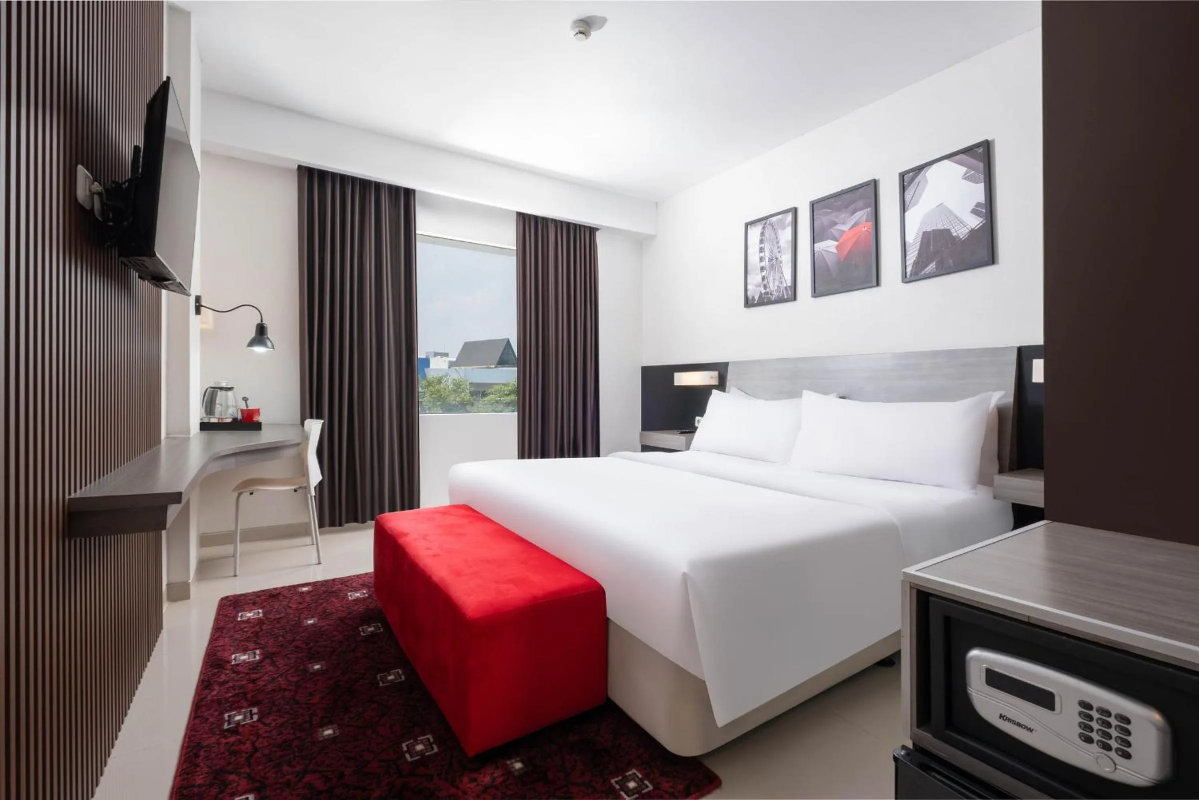 Bed in Hotel Neo Candi Simpang Lima - Semarang by ASTON