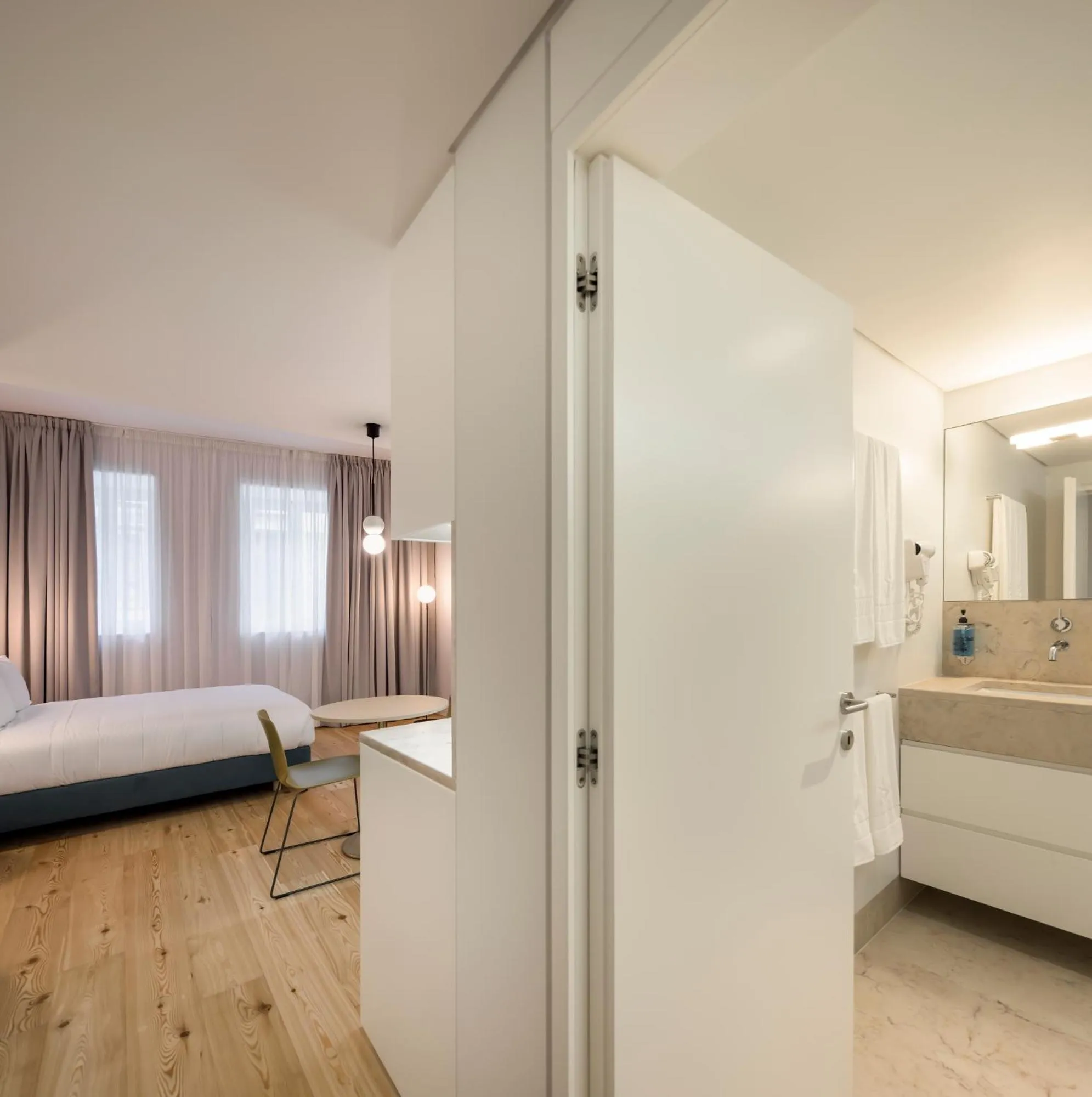 Bedroom, Bed in Lisbon Serviced Apartments - Mouraria