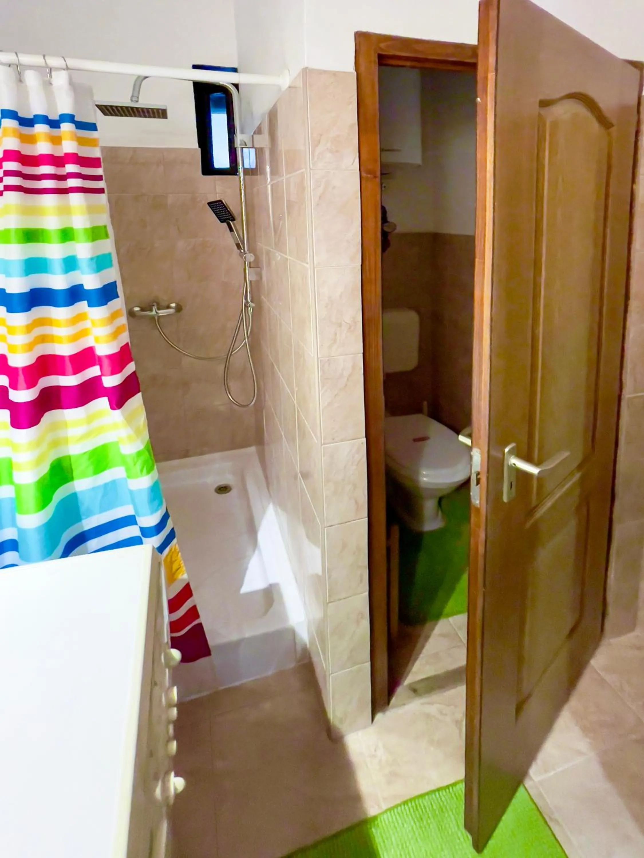Shower in La Stella di Budapest