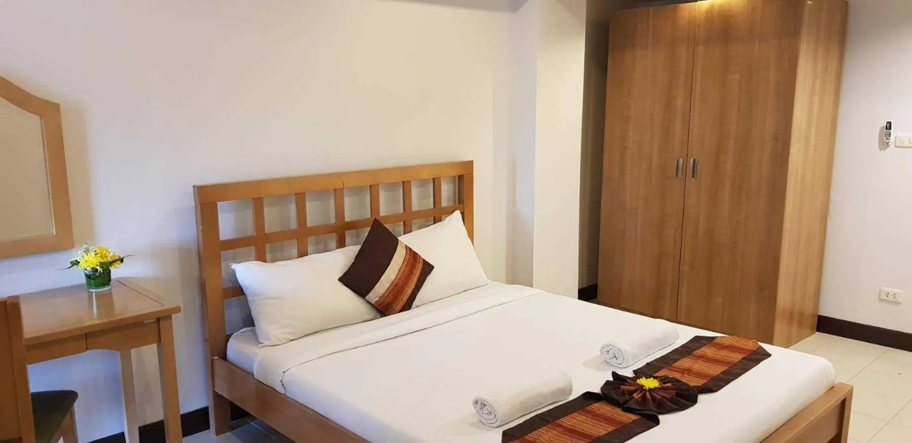 Photo of the whole room, Bed in Sena House Lamlukka Klong2