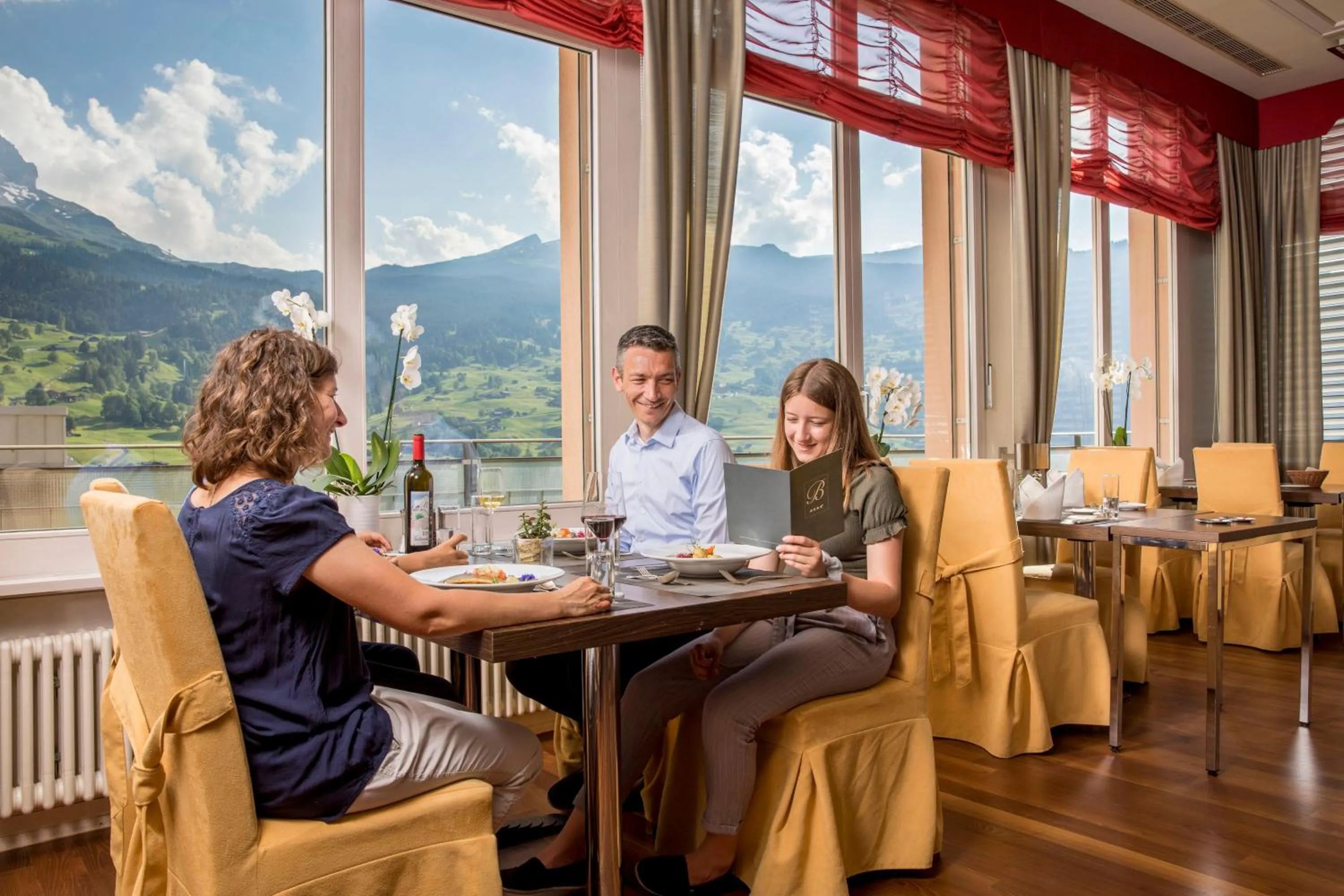 Restaurant/places to eat in Belvedere Swiss Quality Hotel