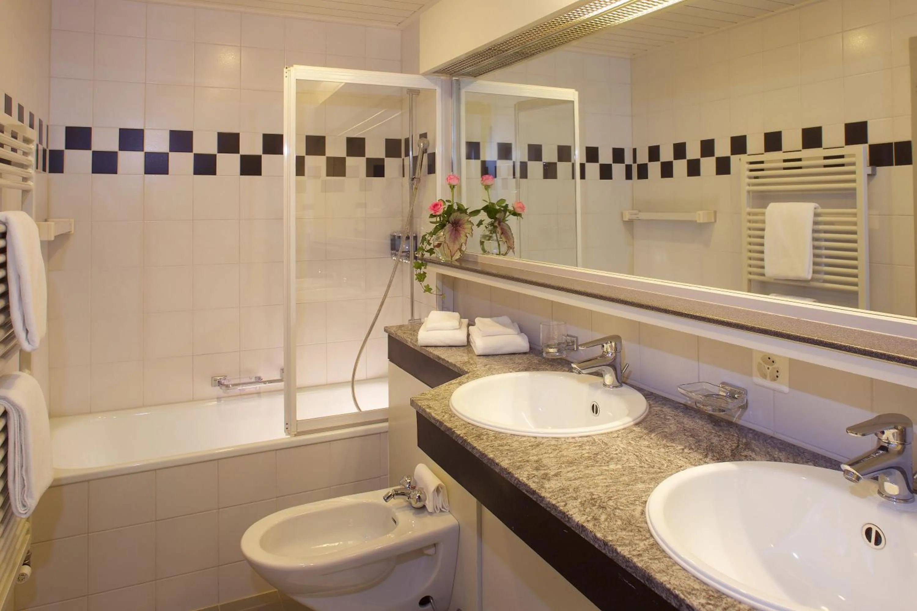 Double Room Deluxe - Garden View with A/C in Belvedere Swiss Quality Hotel