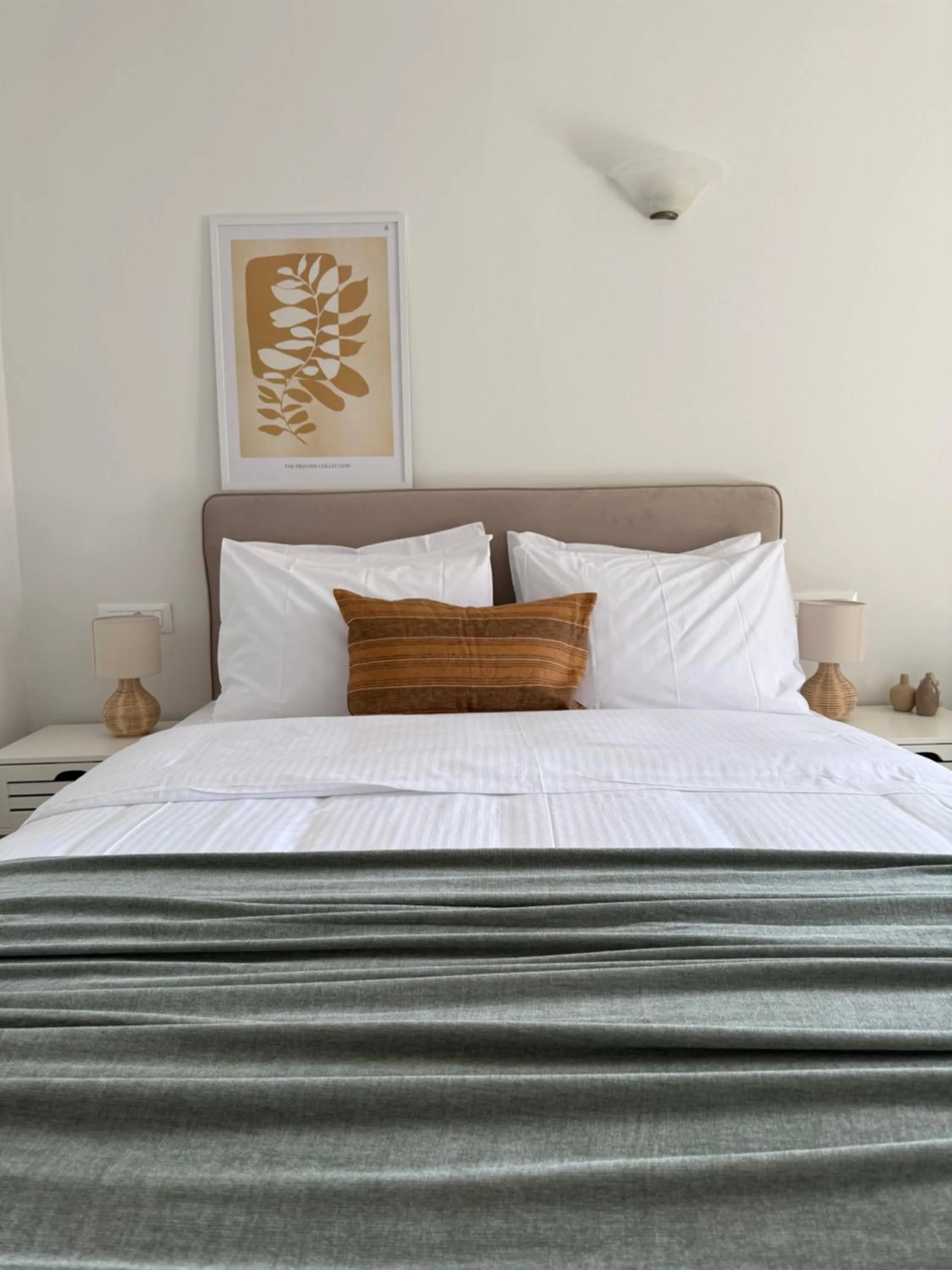 Bed in Flisvos