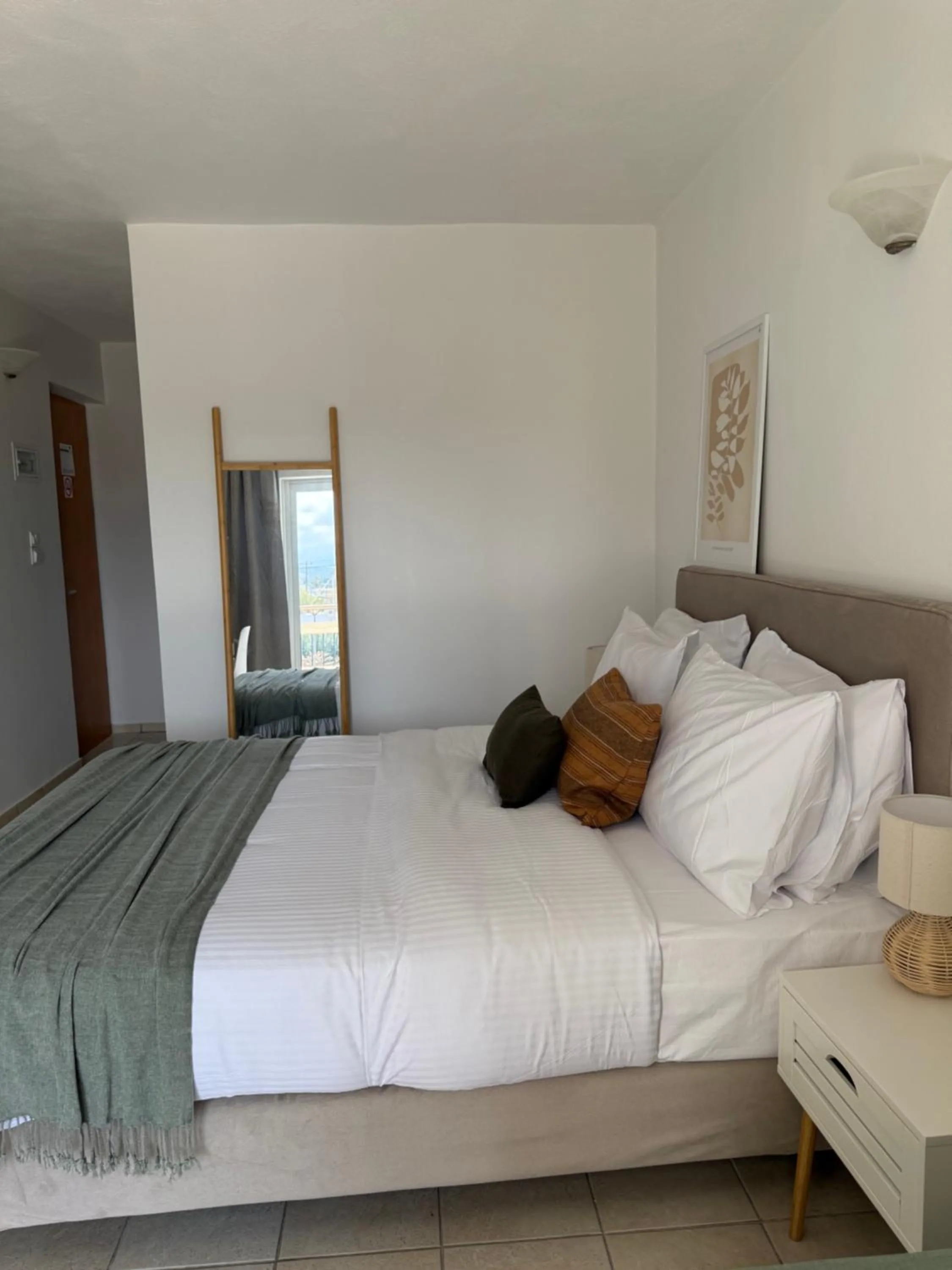 Bed in Flisvos