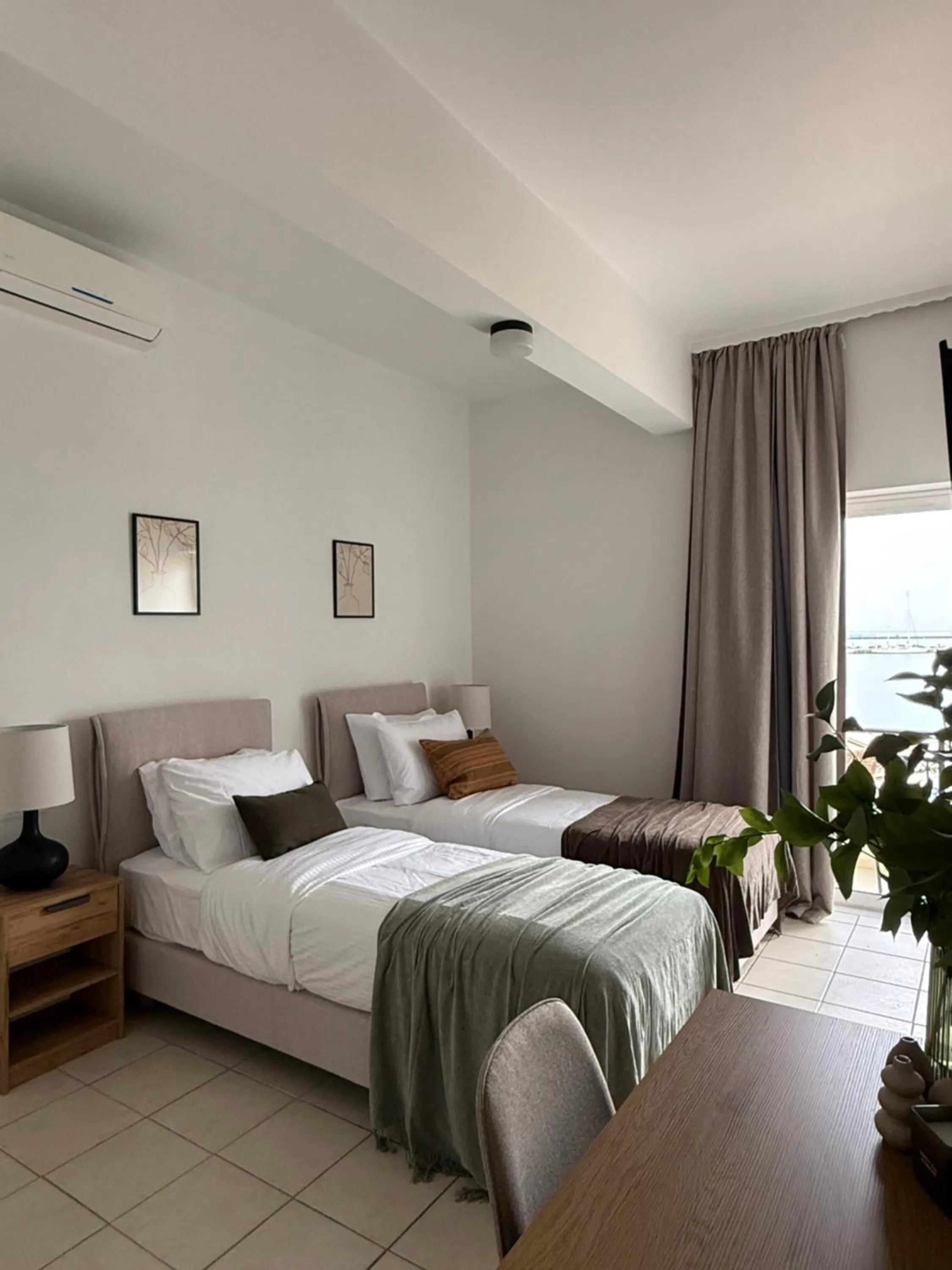 Bed in Flisvos