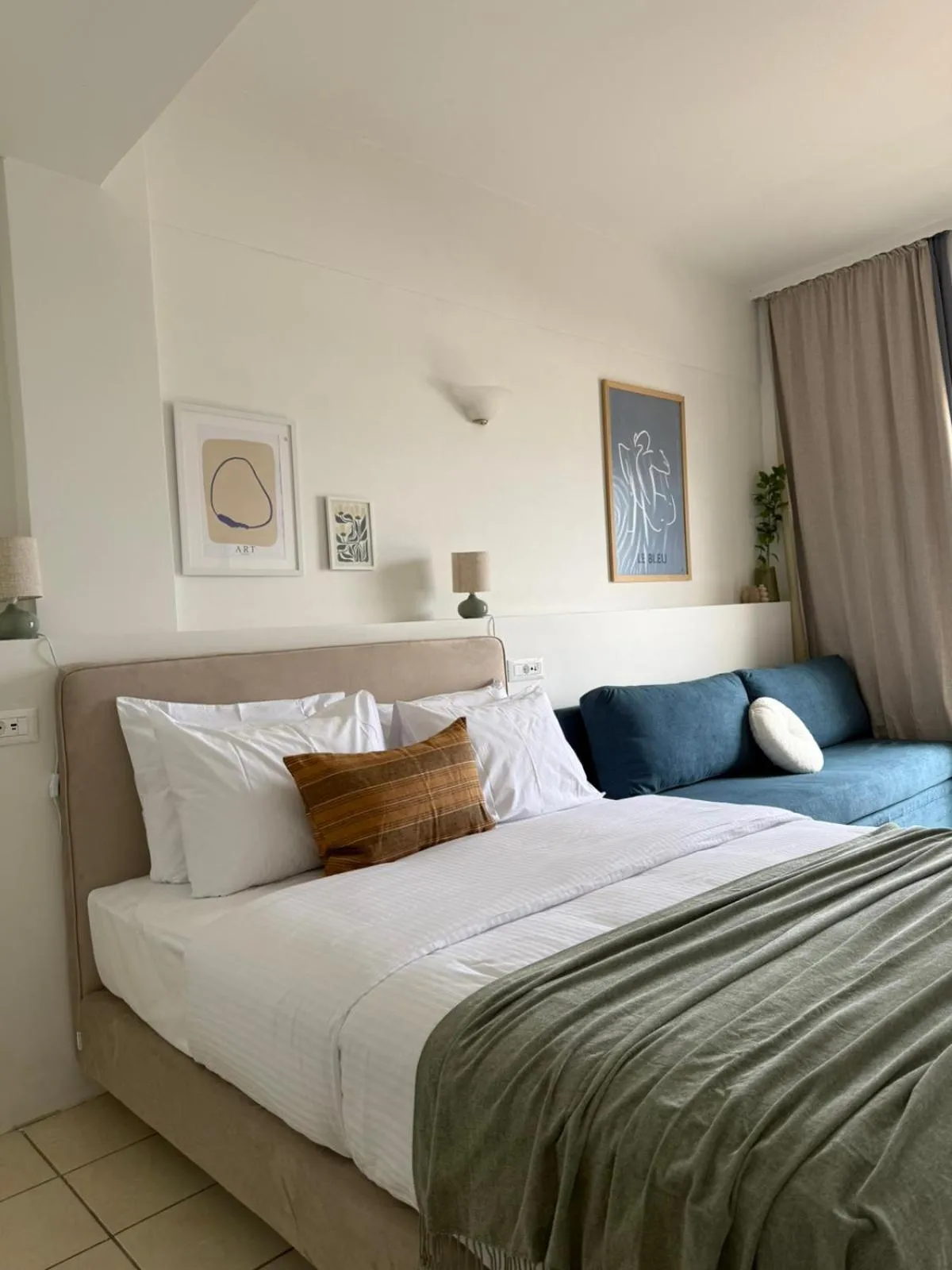 Bed in Flisvos