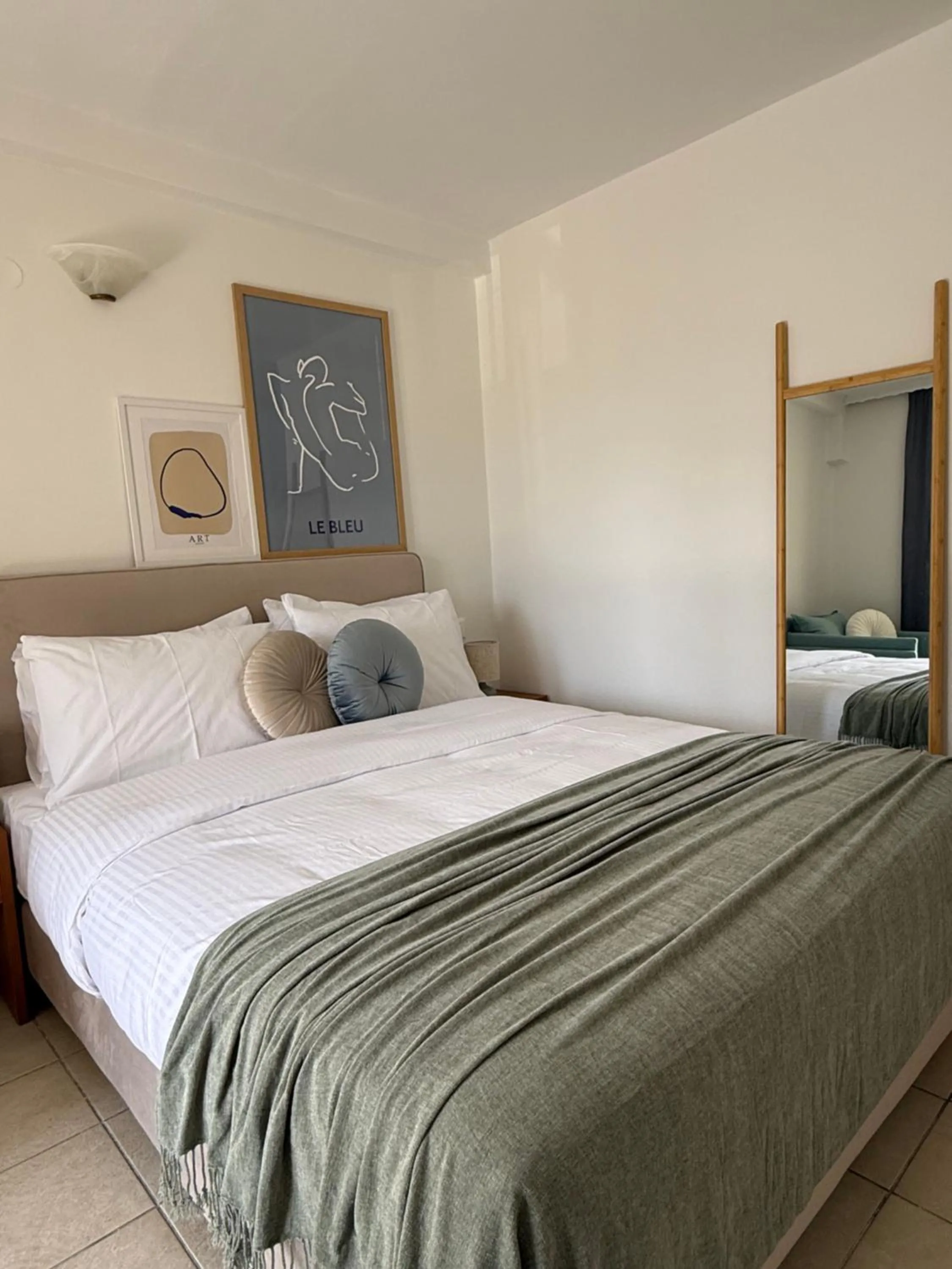 Bed in Flisvos