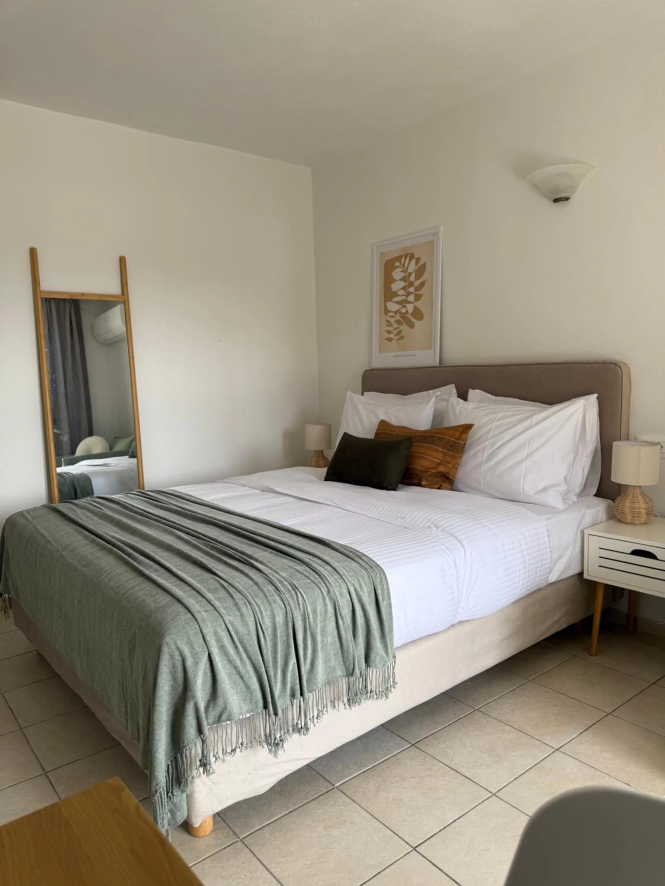 Bed in Flisvos