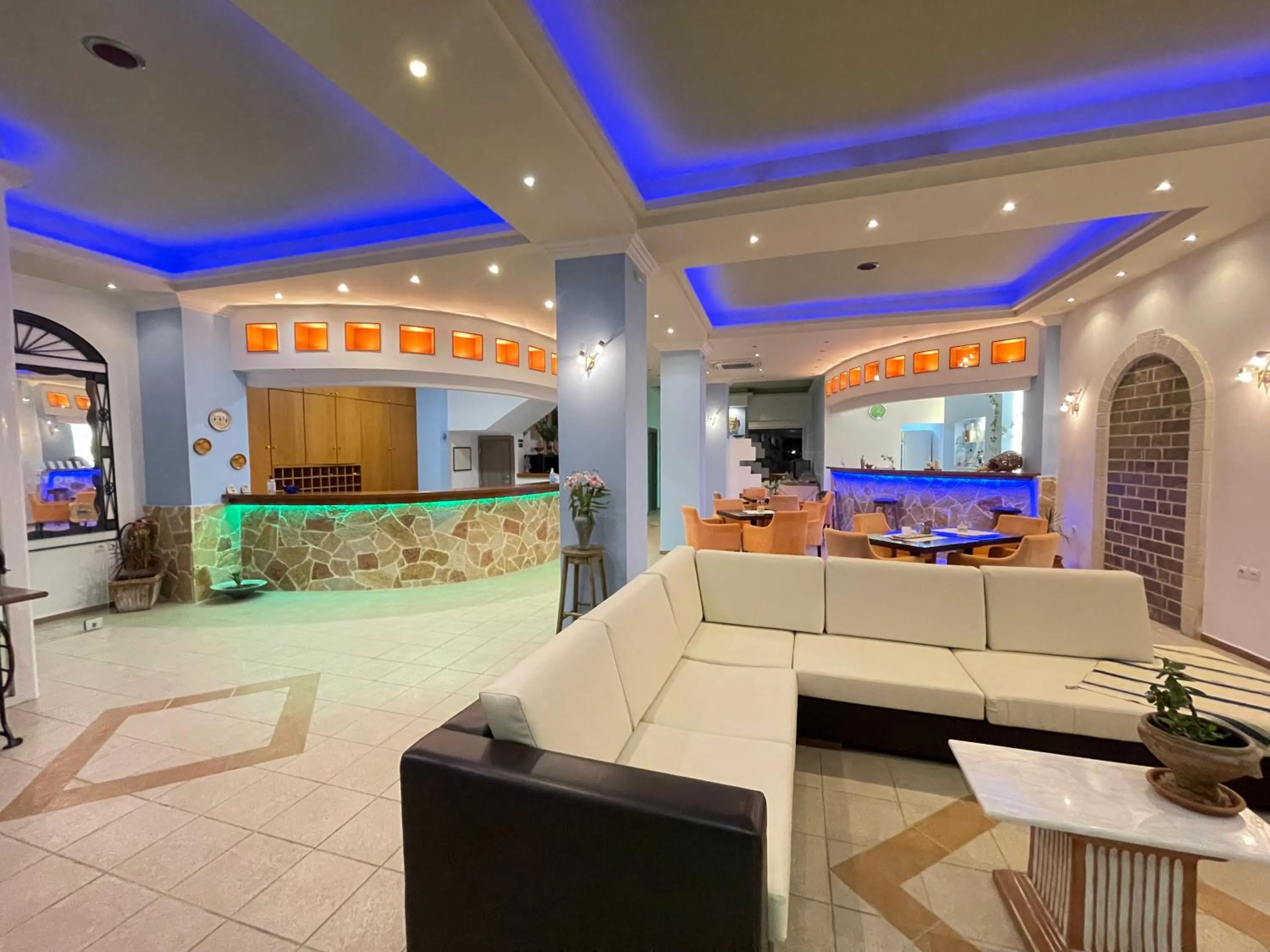 Property building in Flisvos