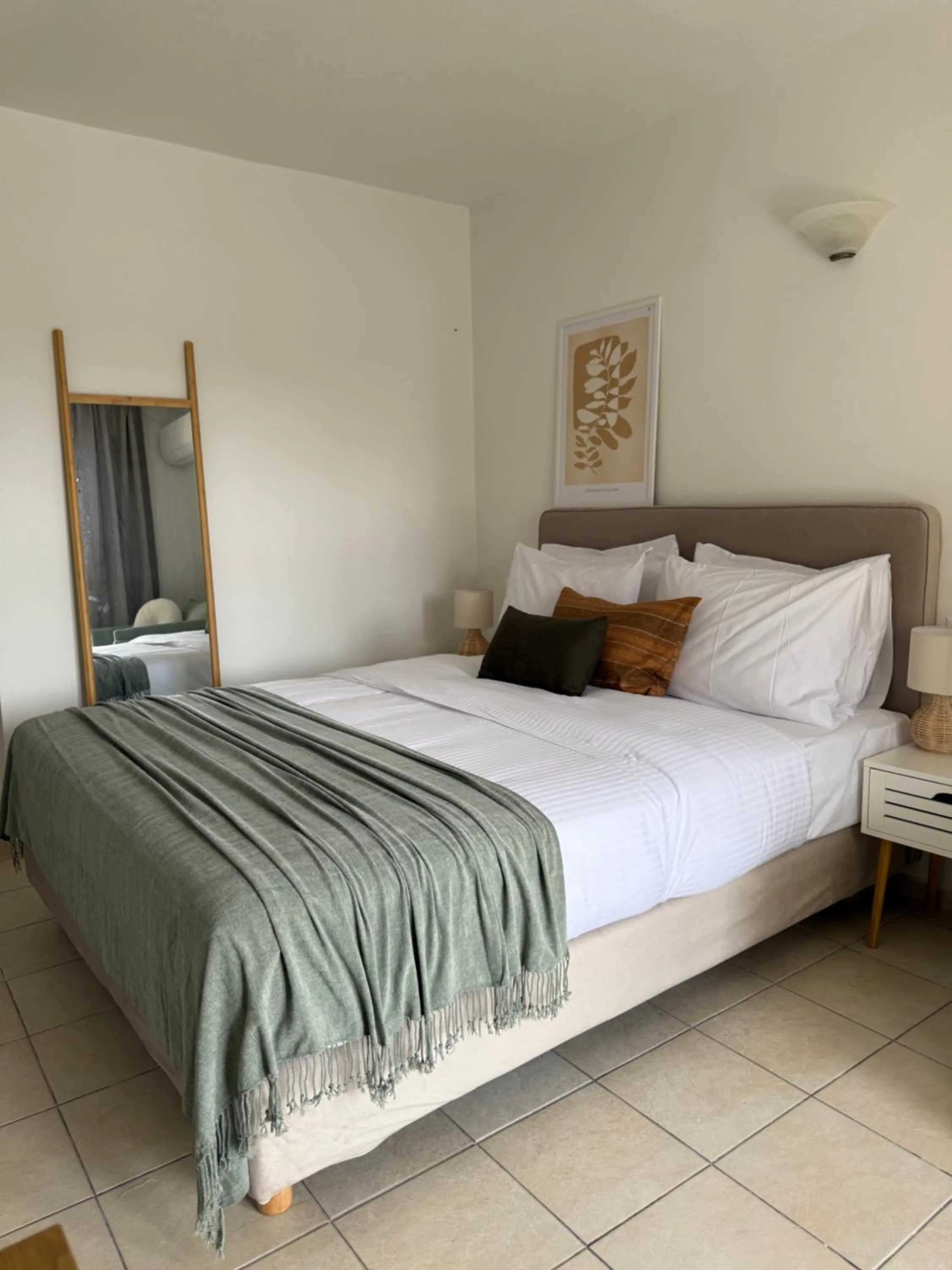 Bed in Flisvos