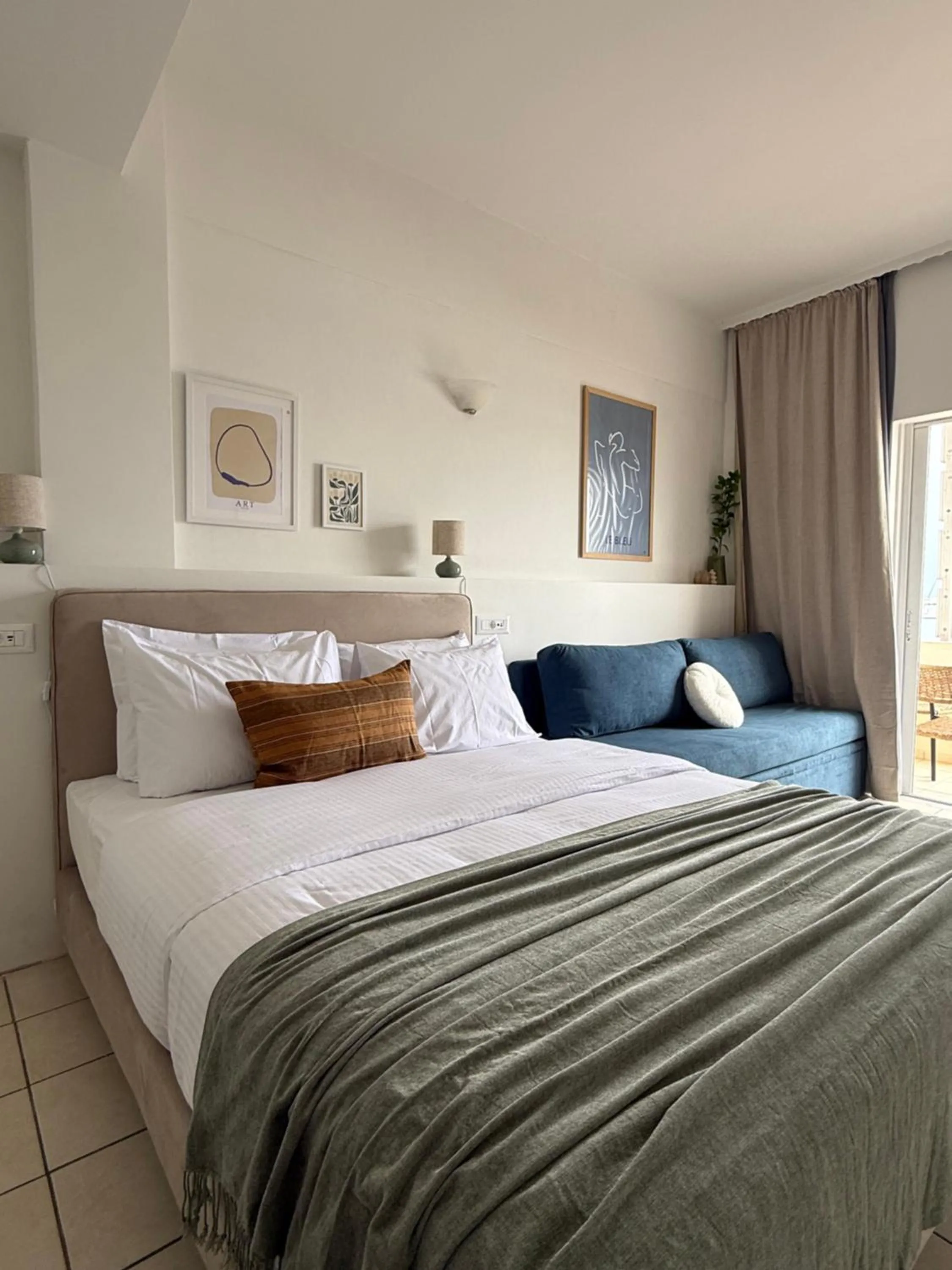 Bed in Flisvos