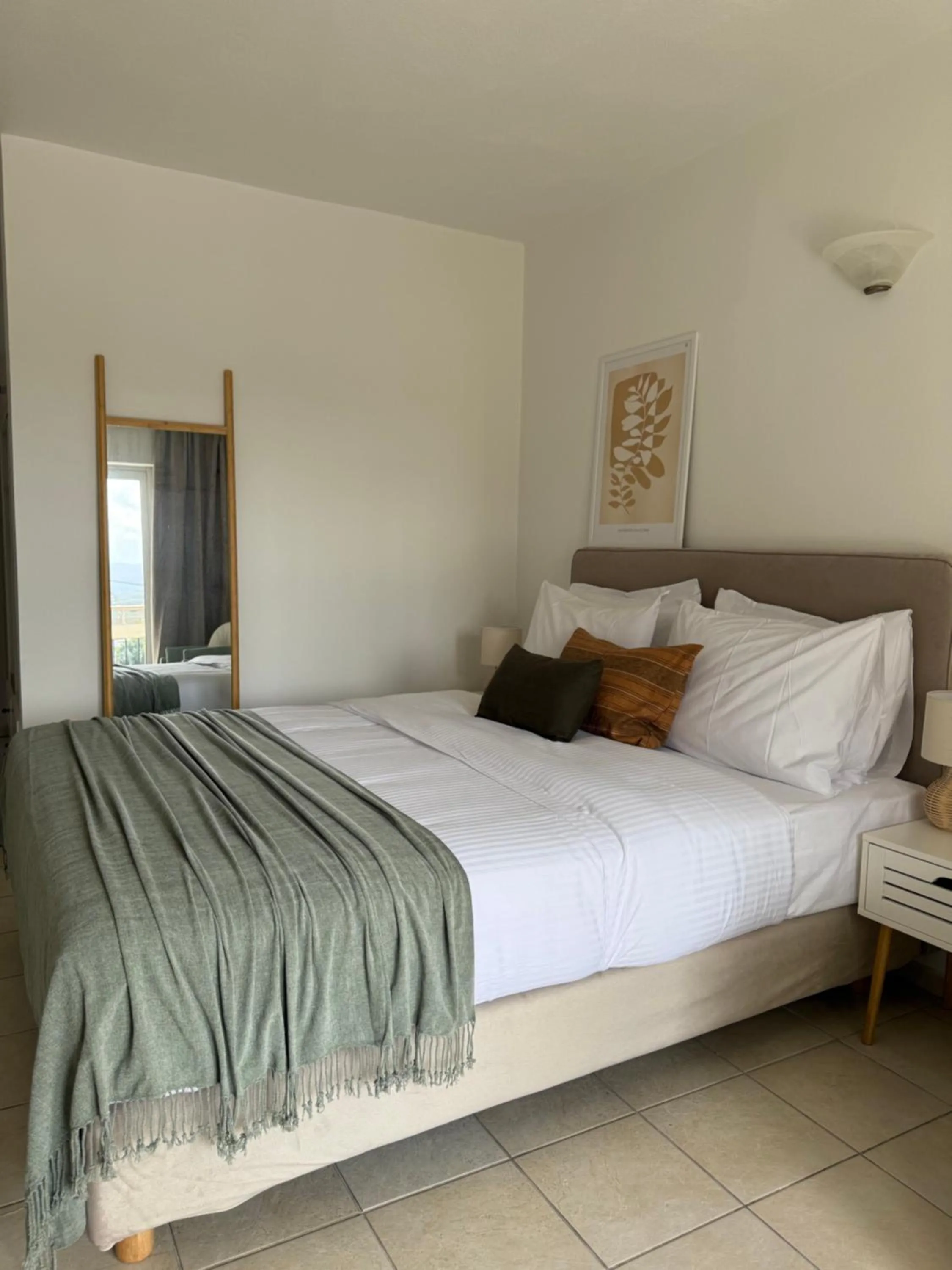 Bed in Flisvos