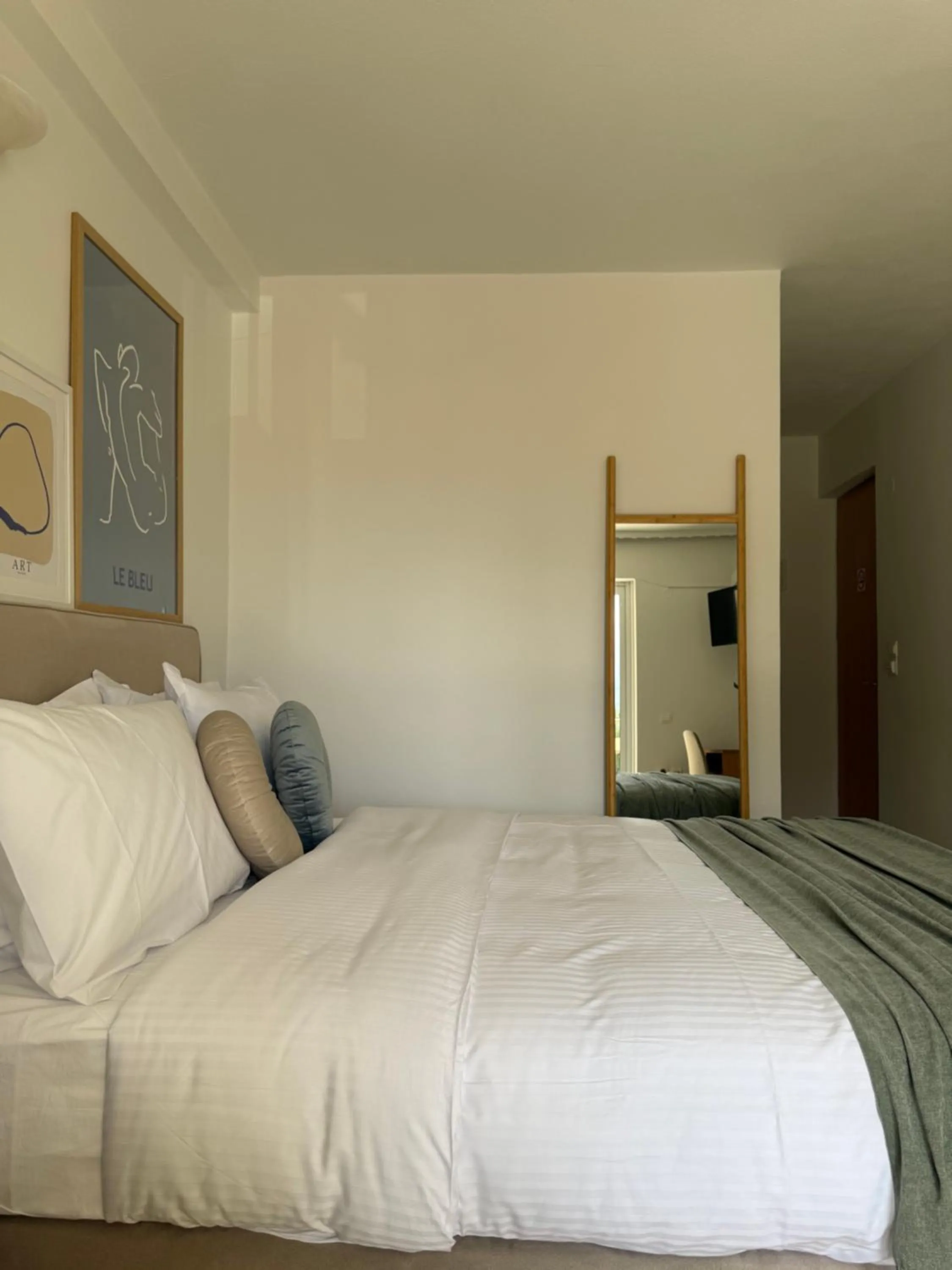 Bed in Flisvos