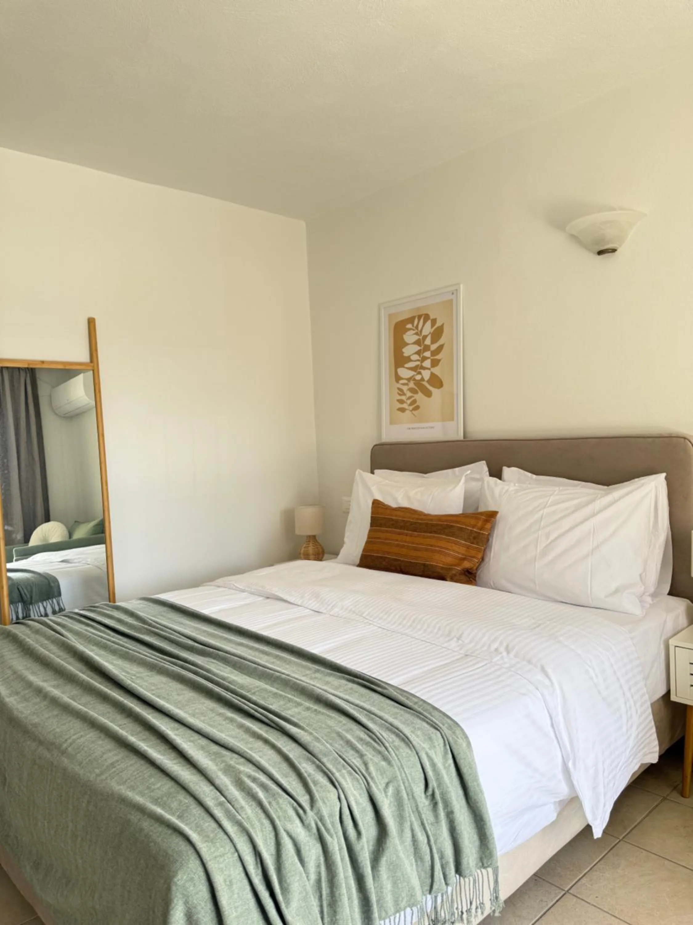 Bed in Flisvos
