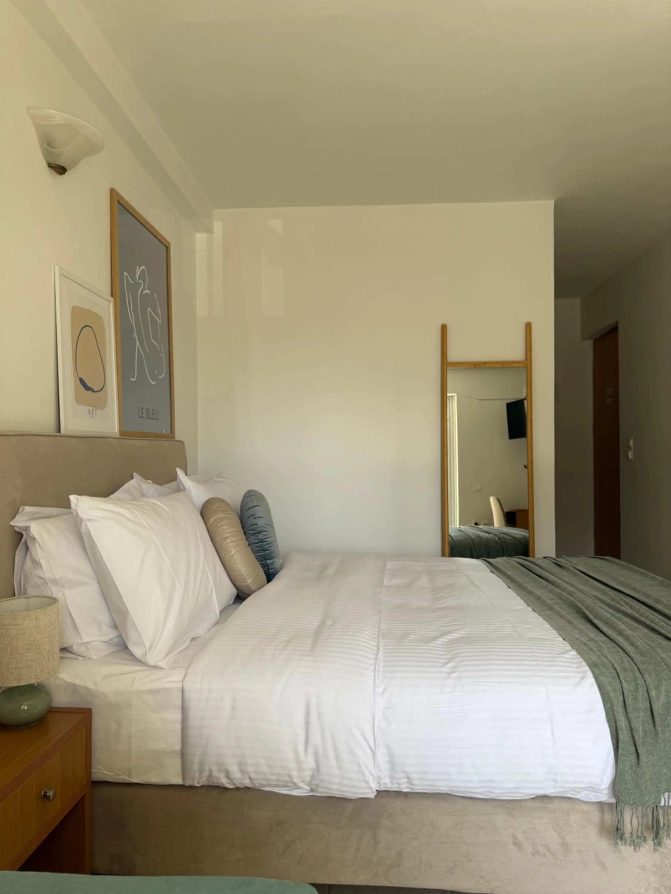 Bed in Flisvos